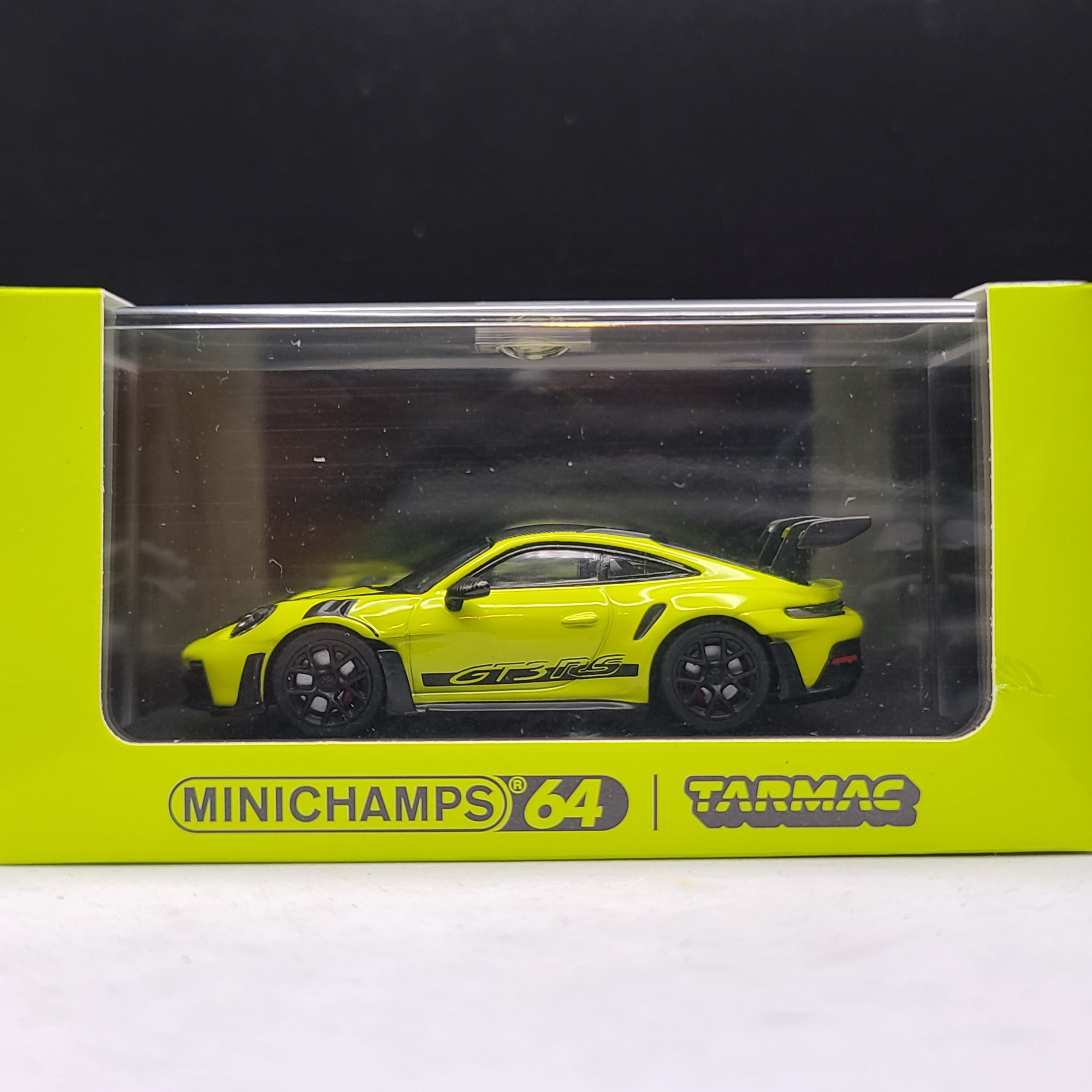 Tarmac Works Porsche 911 992 GT3 RS Acid Green 2023 Minichamps 64