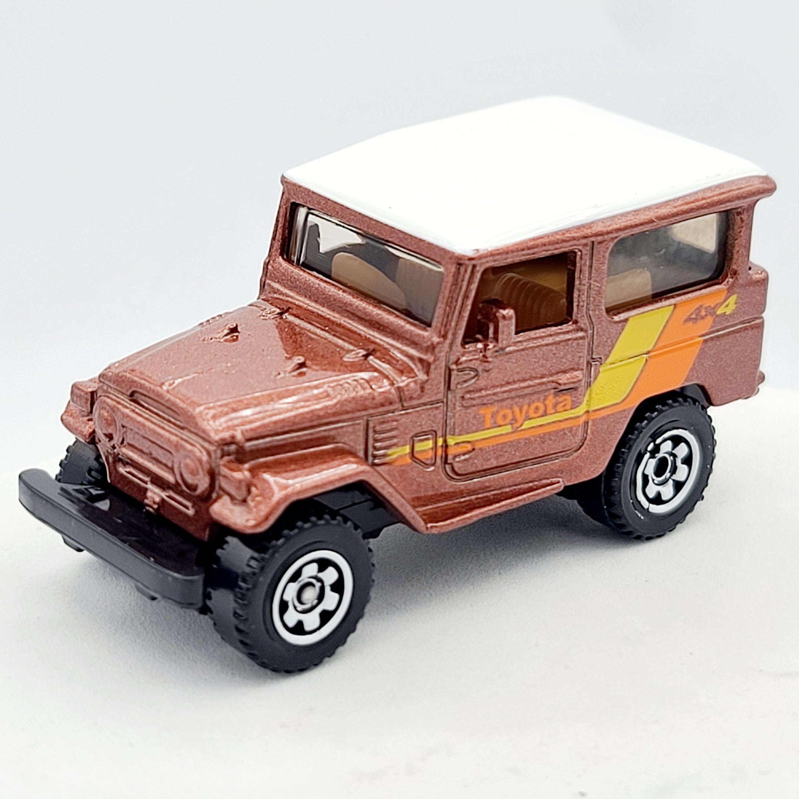 Matchbox '68 Toyota Land Cruiser FJ40 (2013 MBX Basic - Explorers)
