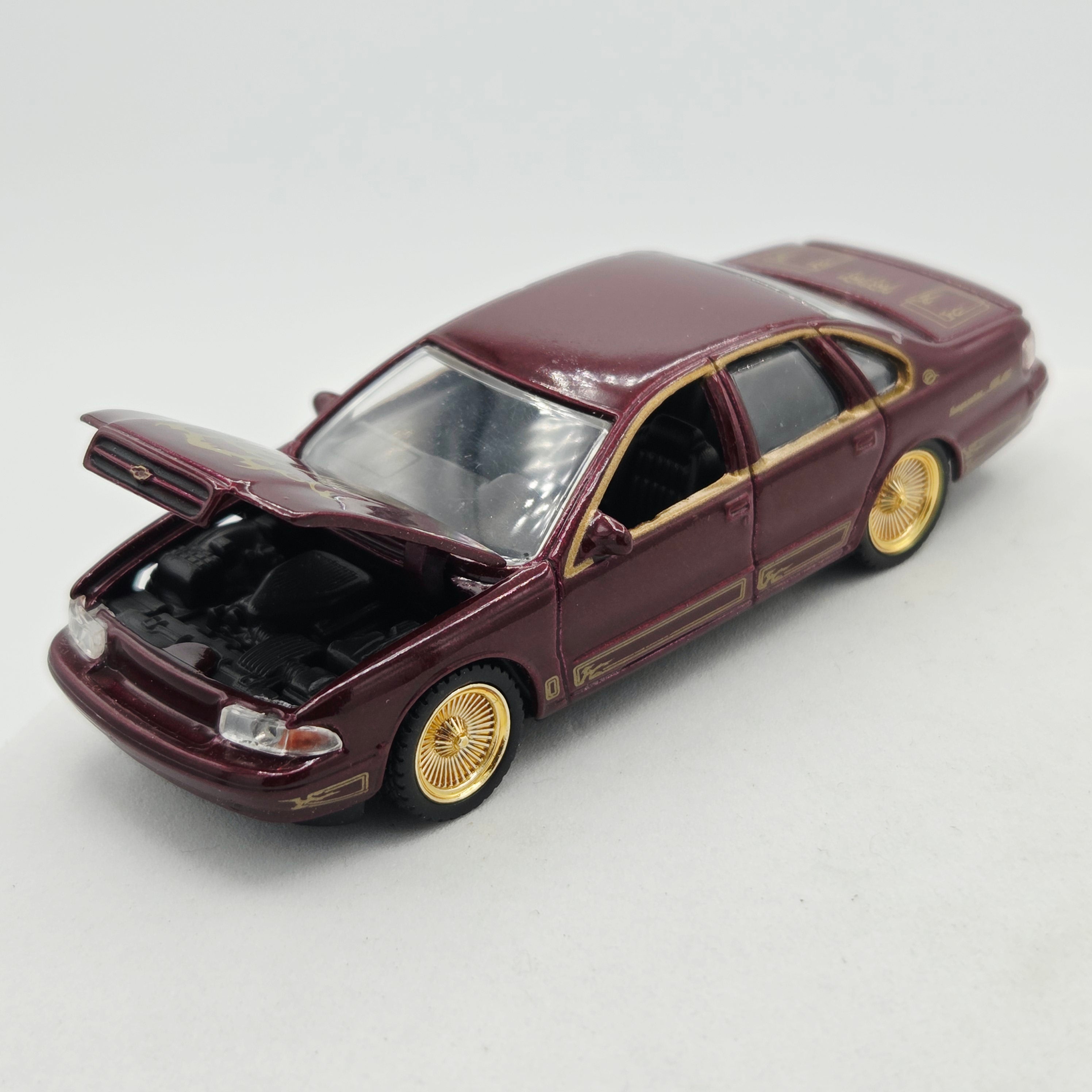 Revell '96 Chevy Impala SS - 1:64 (2004 Lowrider Magazine)