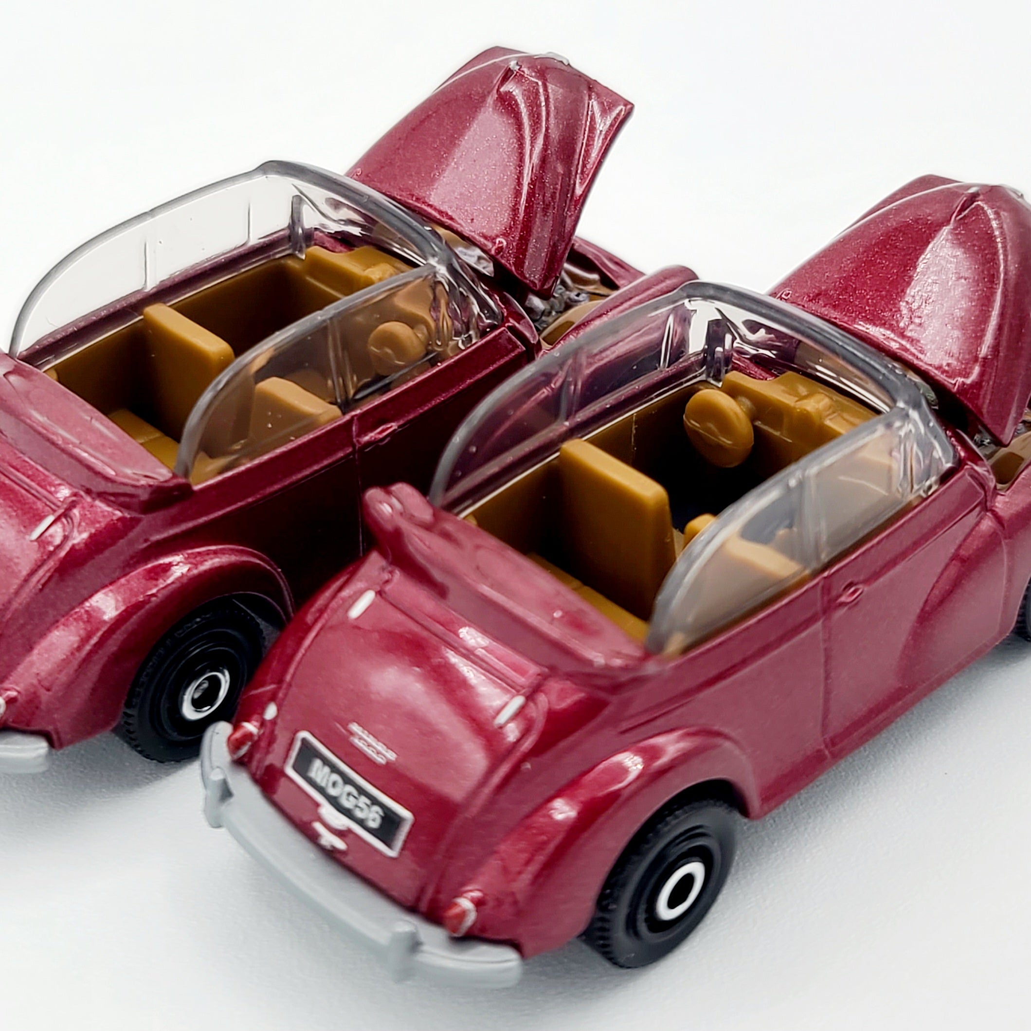 Matchbox '65 Morris Minor *LHD Variant* (2024 Moving Parts Mix 6)