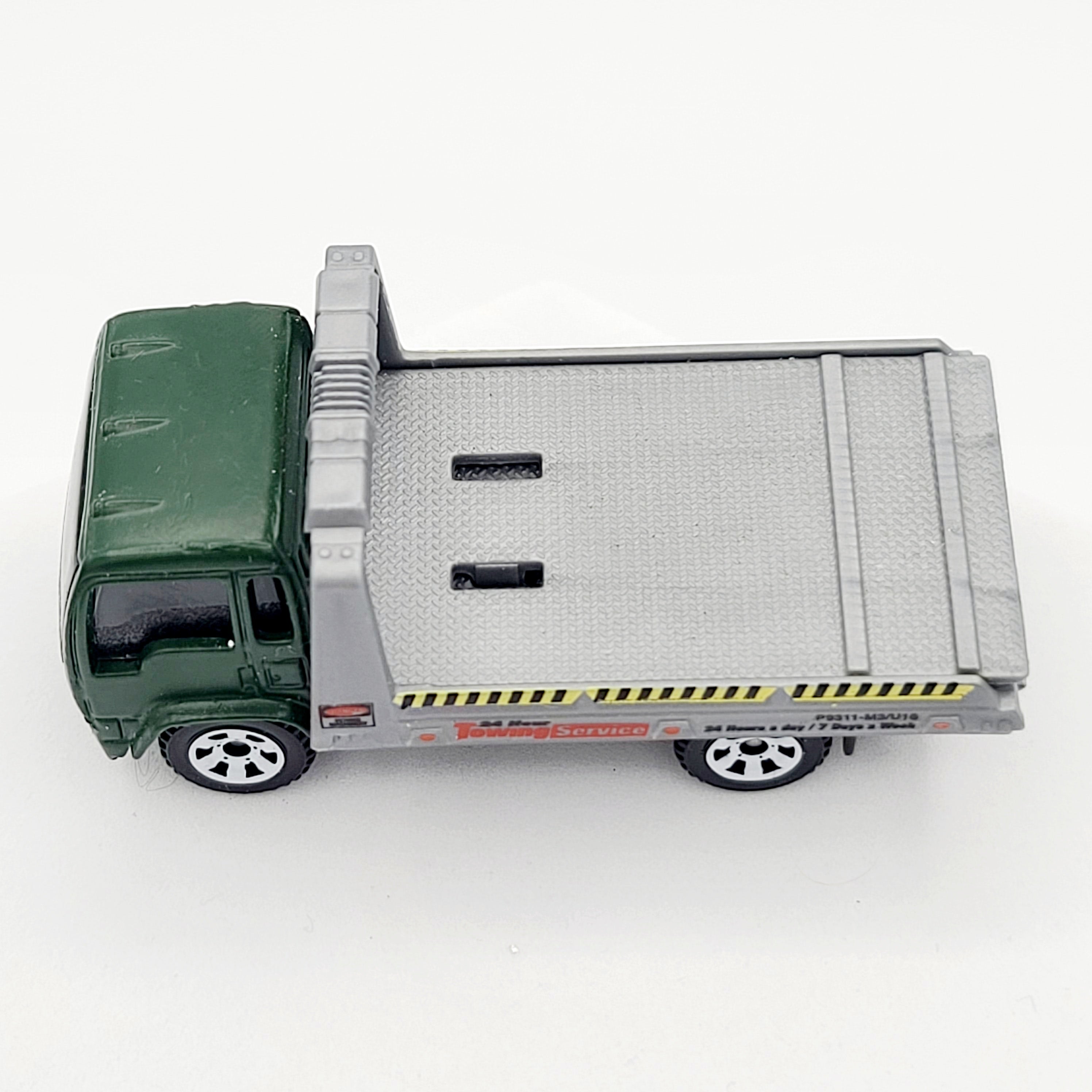 Matchbox Hiway Hauler / Izuzu Flatbed Tow Truck (2007 MBX 10 Pack Exclusive)