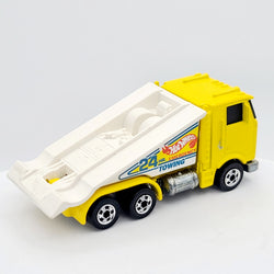 Hot Wheels Ramp Truck "24HR Towing", Blackwall Wheels (1991 HW Basic)
