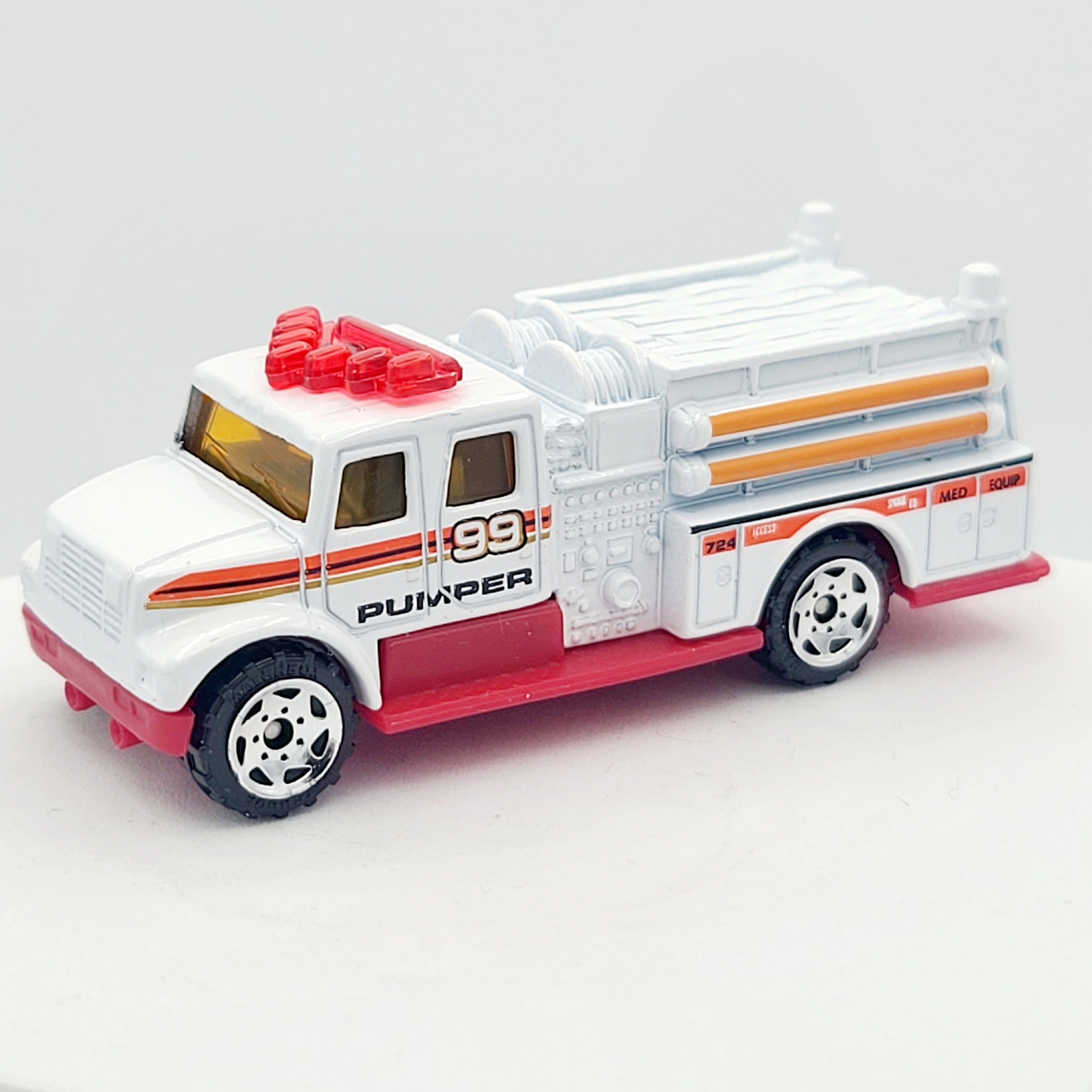 Matchbox International Pumper Fire Truck (2005 MBX Basic - Hero City)