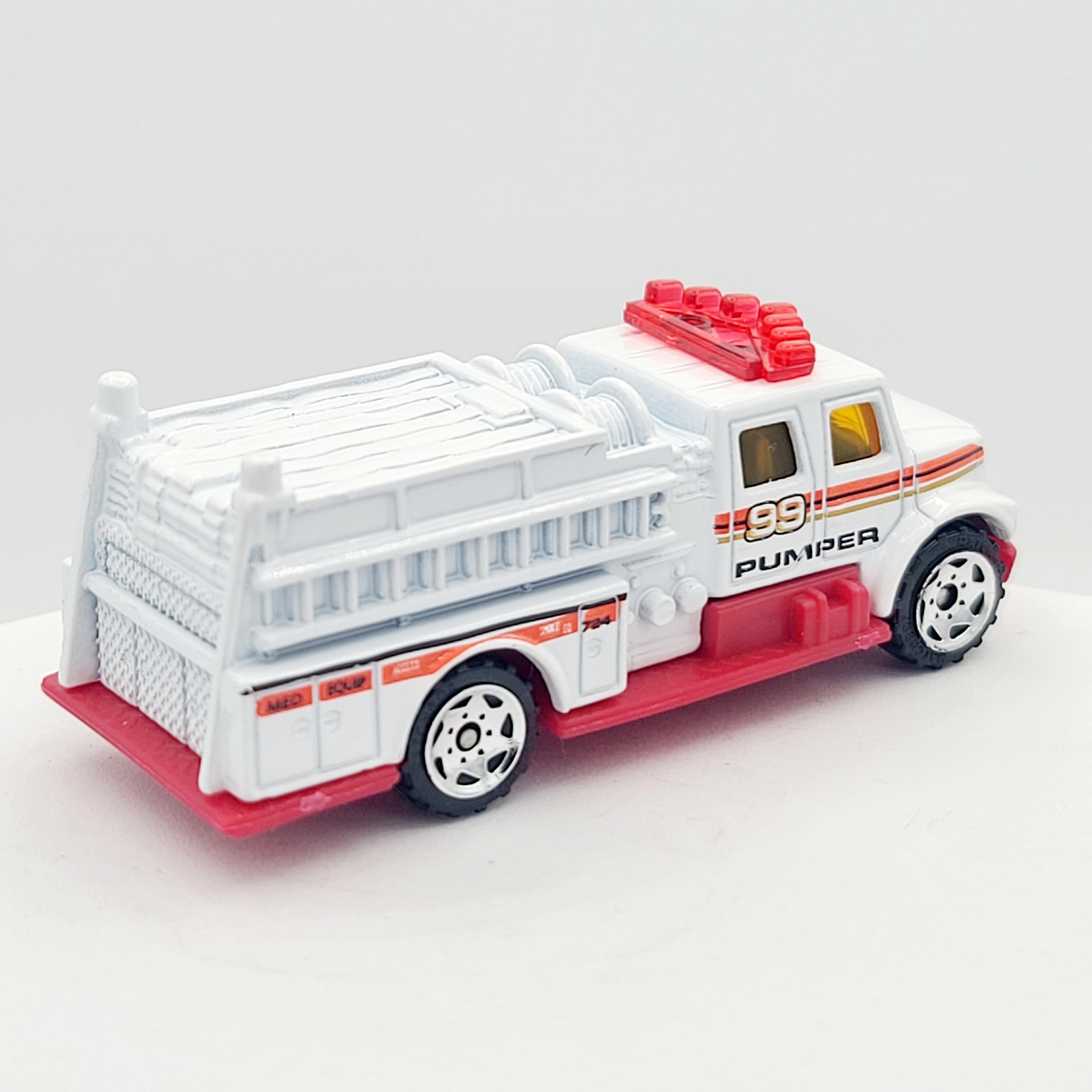 Matchbox International Pumper Fire Truck (2005 MBX Basic - Hero City)