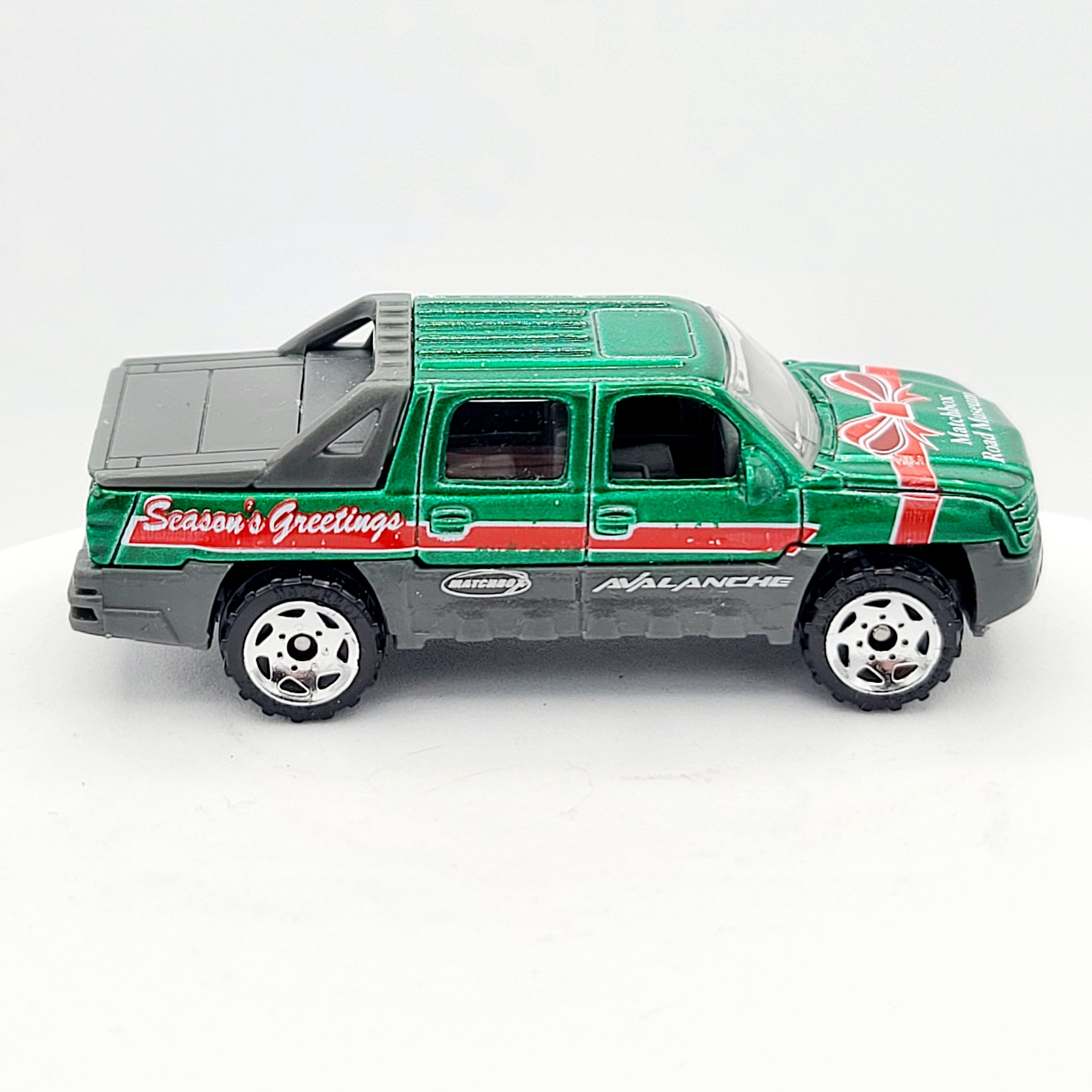 Matchbox '02 Chevy Avalanche Pick-up Truck "Season's Greetings" Matchbox Road Museum (Color Comp - Code 2)