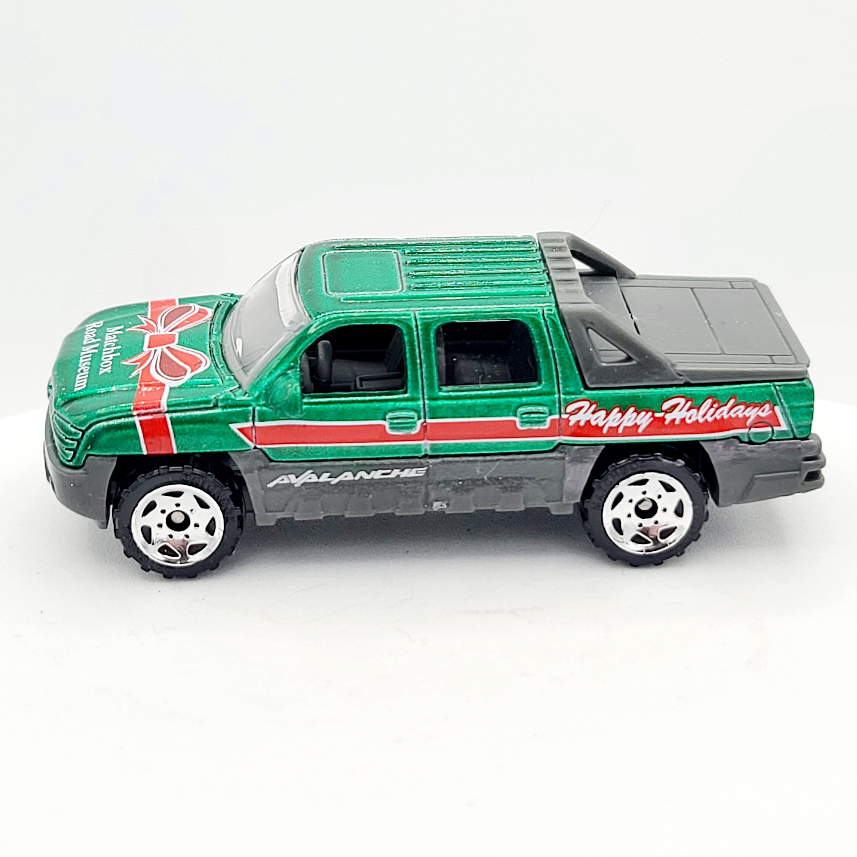 Matchbox '02 Chevy Avalanche Pick-up Truck "Season's Greetings" Matchbox Road Museum (Color Comp - Code 2)