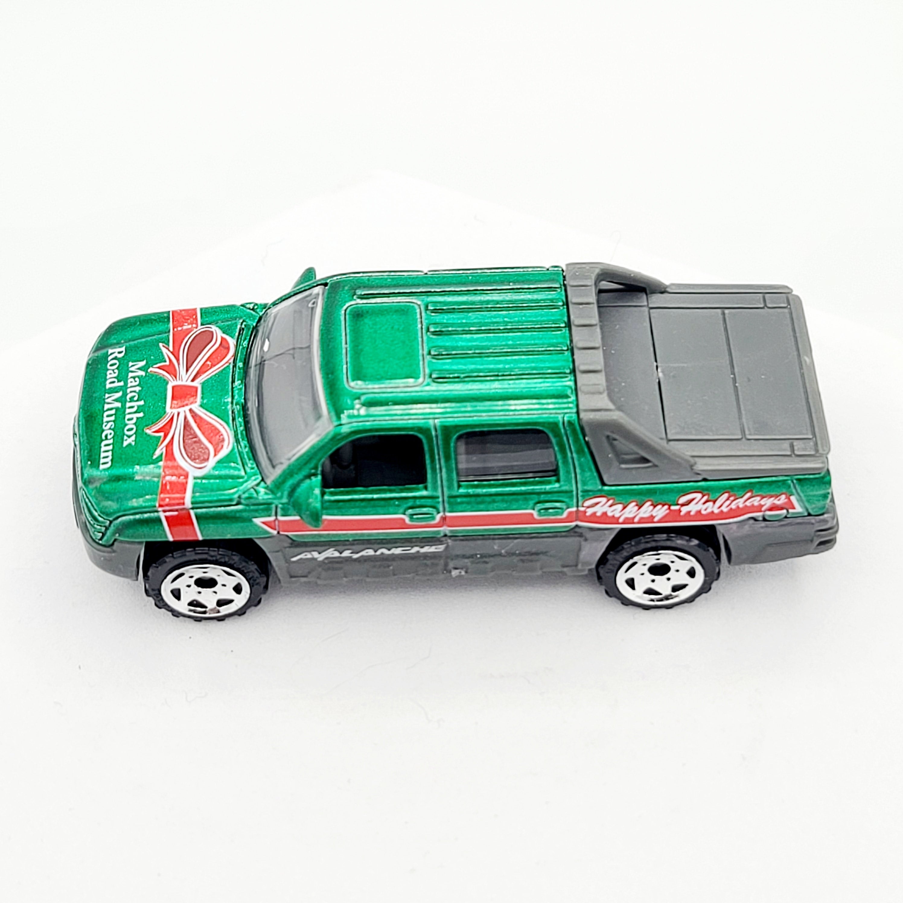 Matchbox '02 Chevy Avalanche Pick-up Truck "Season's Greetings" Matchbox Road Museum (Color Comp - Code 2)
