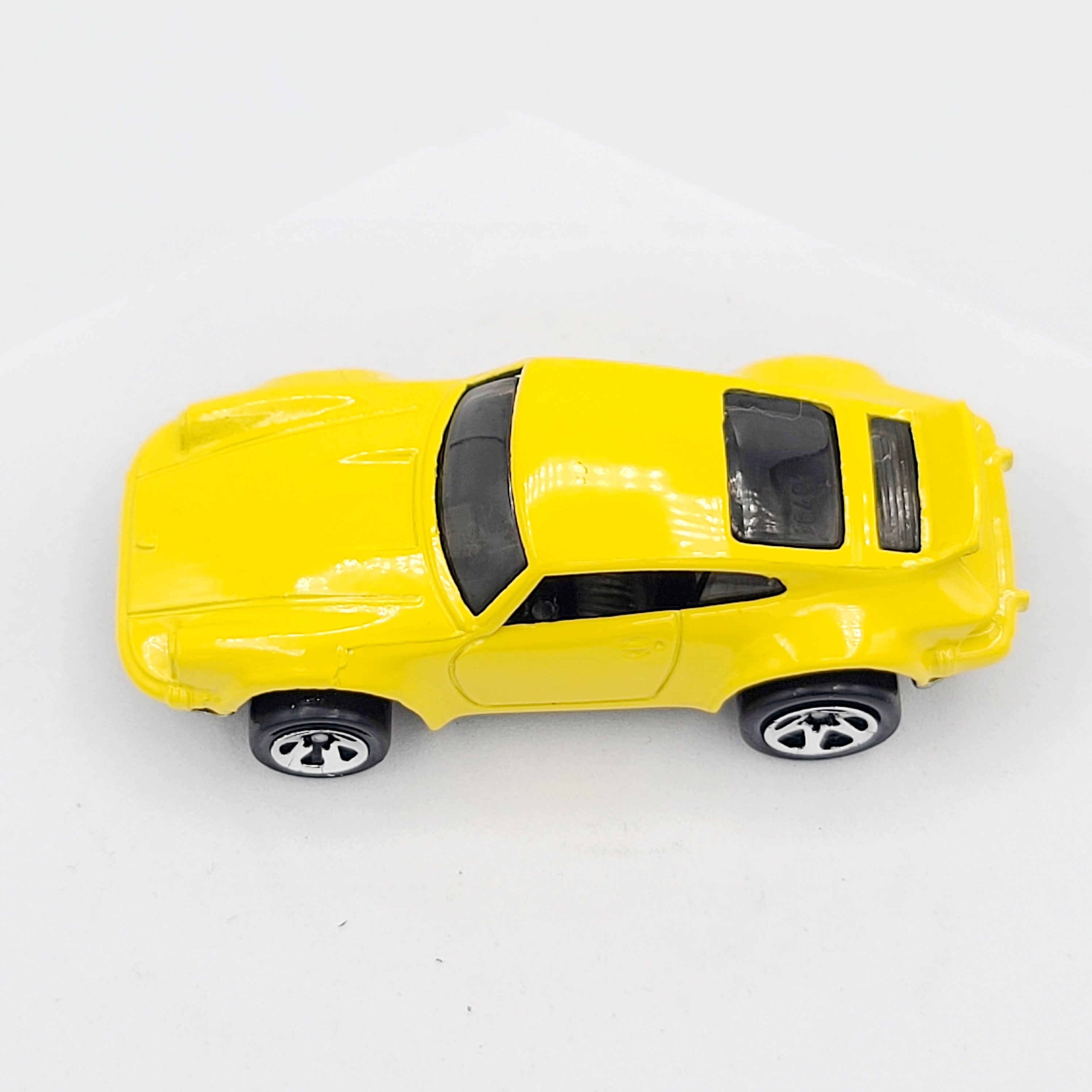 Hot Wheels Porsche P-911 (1999 HW Basic)