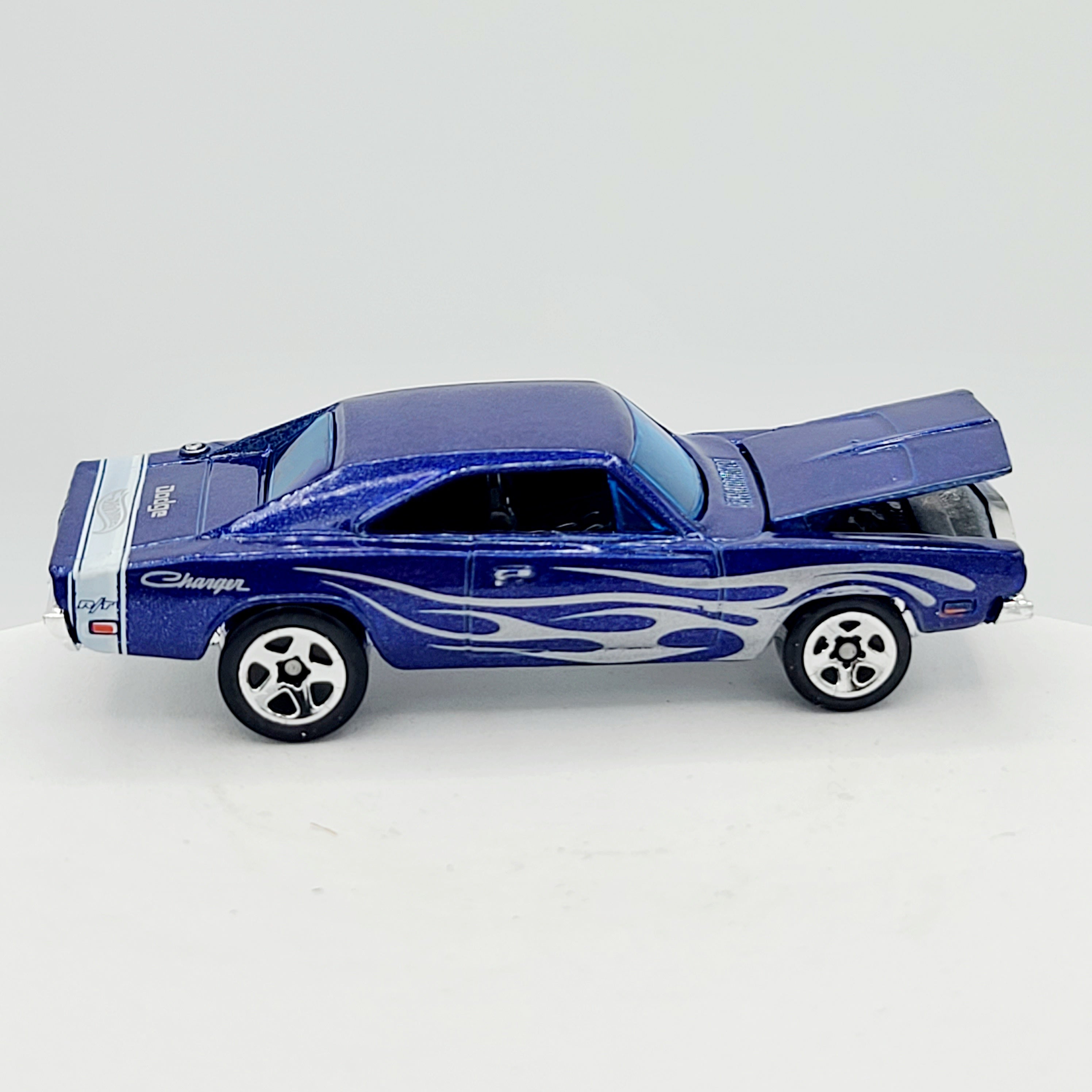 Hot Wheels '69 Dodge Charger - Opening Hood (2005 Multipack Exclusive)