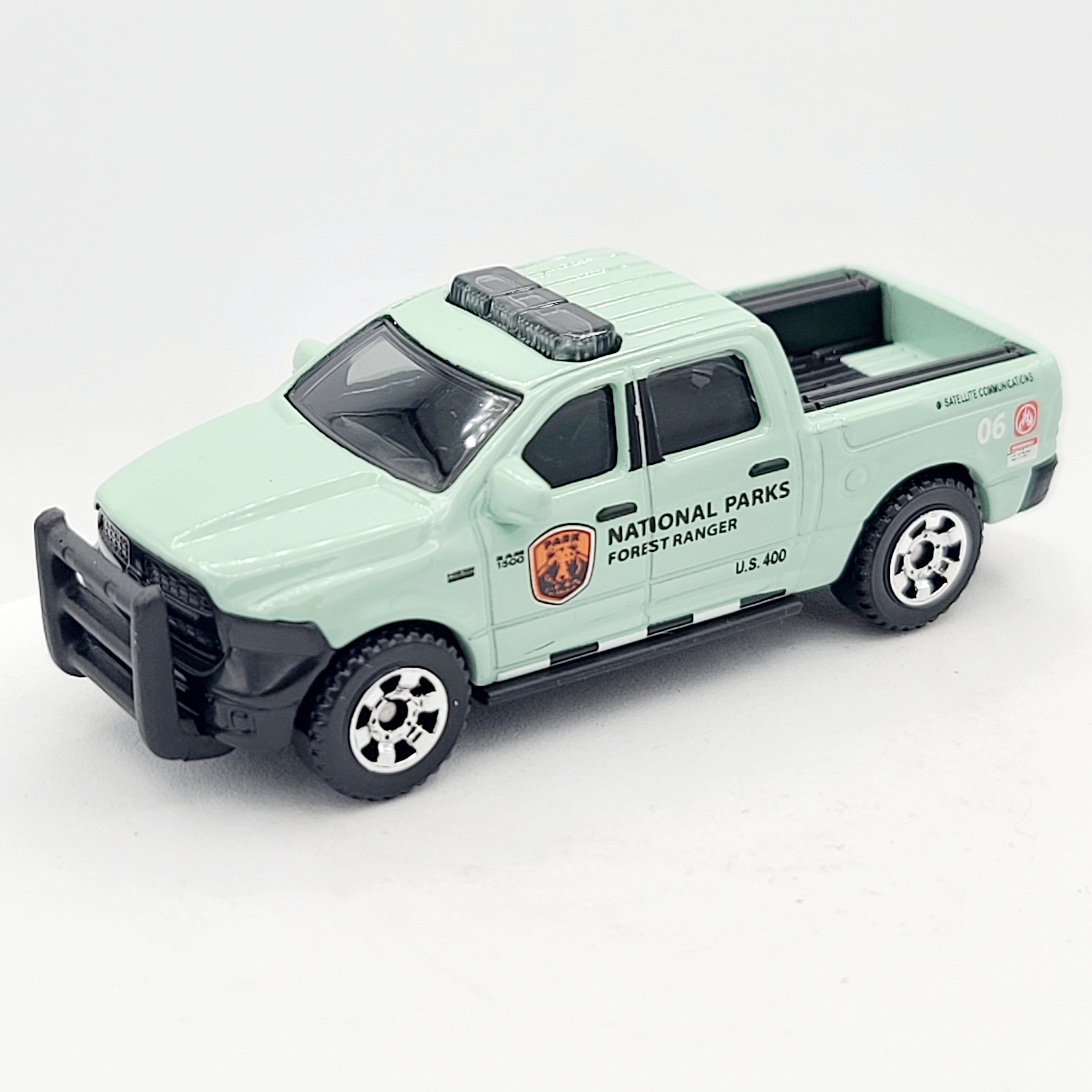 Matchbox '15 Ram 1500 Truck "National Parks" (2016 MBX Basic - Heroic Rescue)