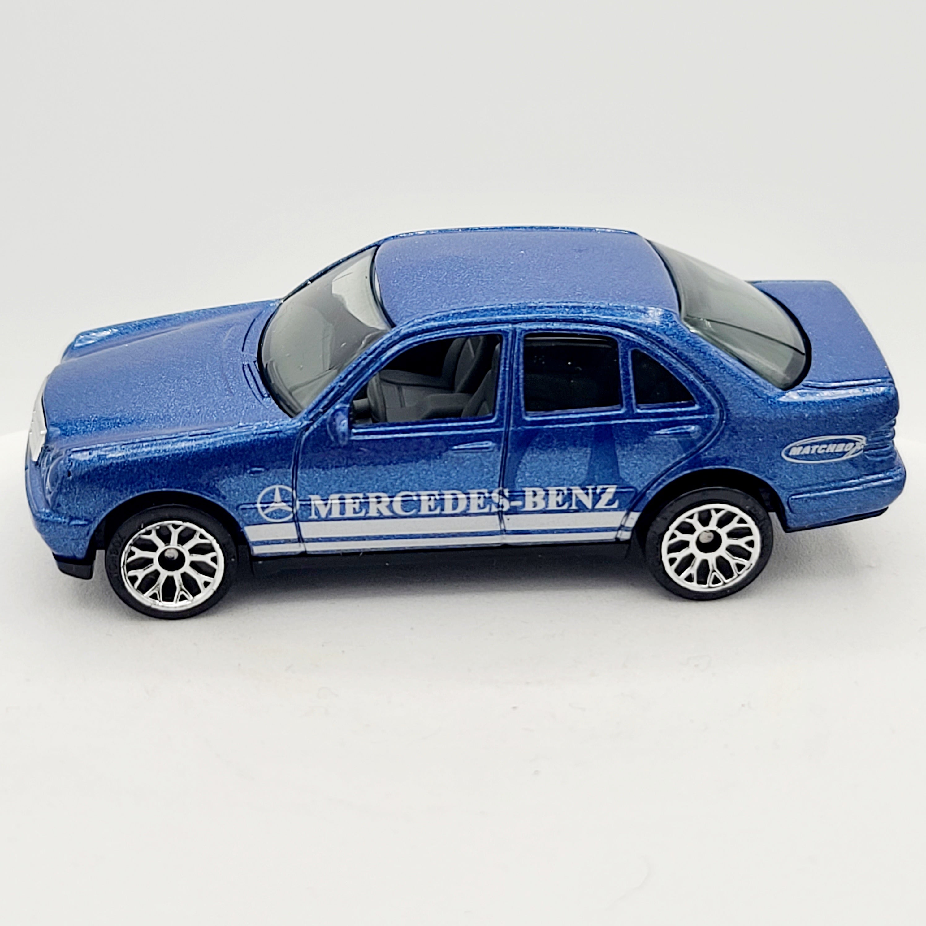 Matchbox Mercedes-Benz E-Class (2002 MBX International 1-75 ROW)