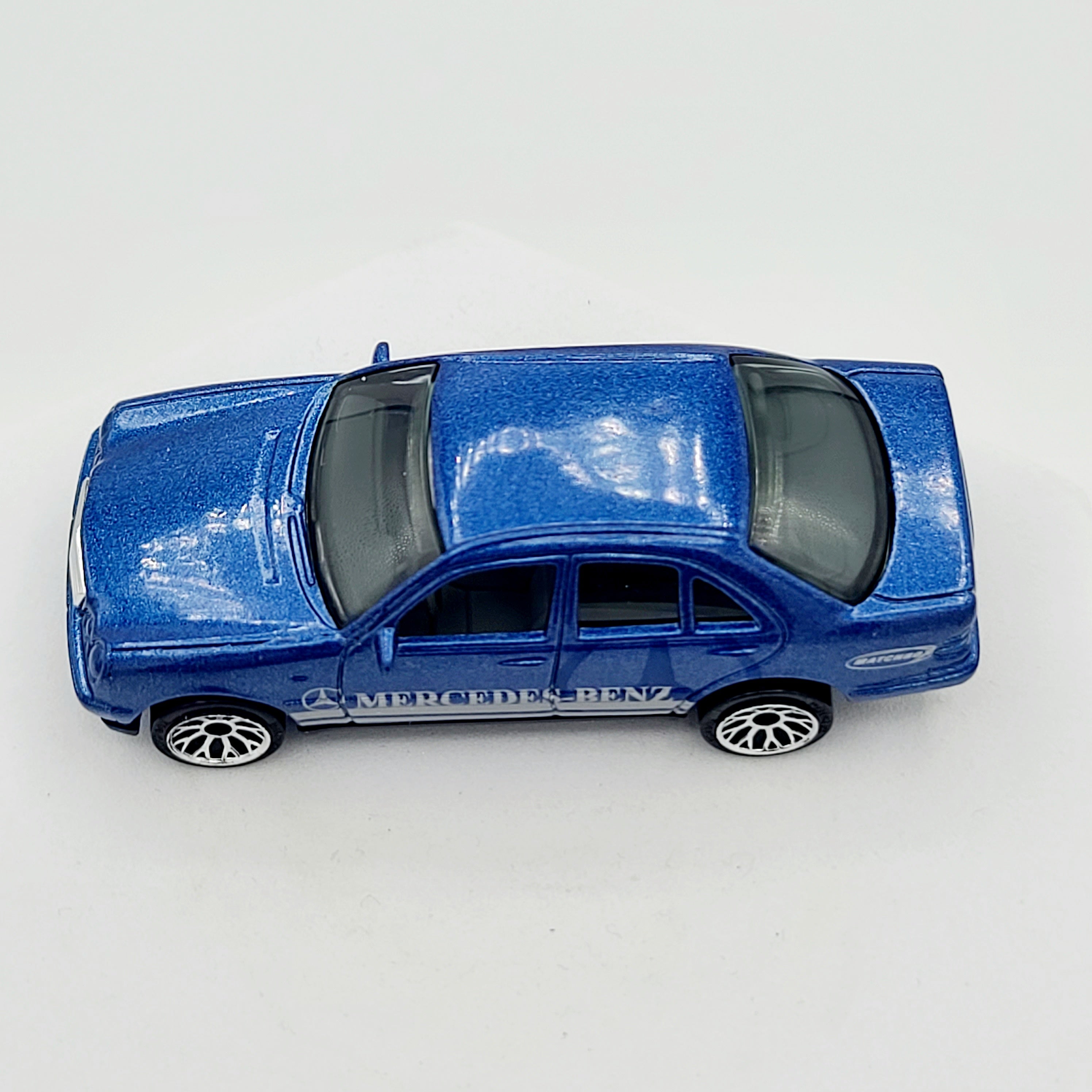 Matchbox Mercedes-Benz E-Class (2002 MBX International 1-75 ROW)