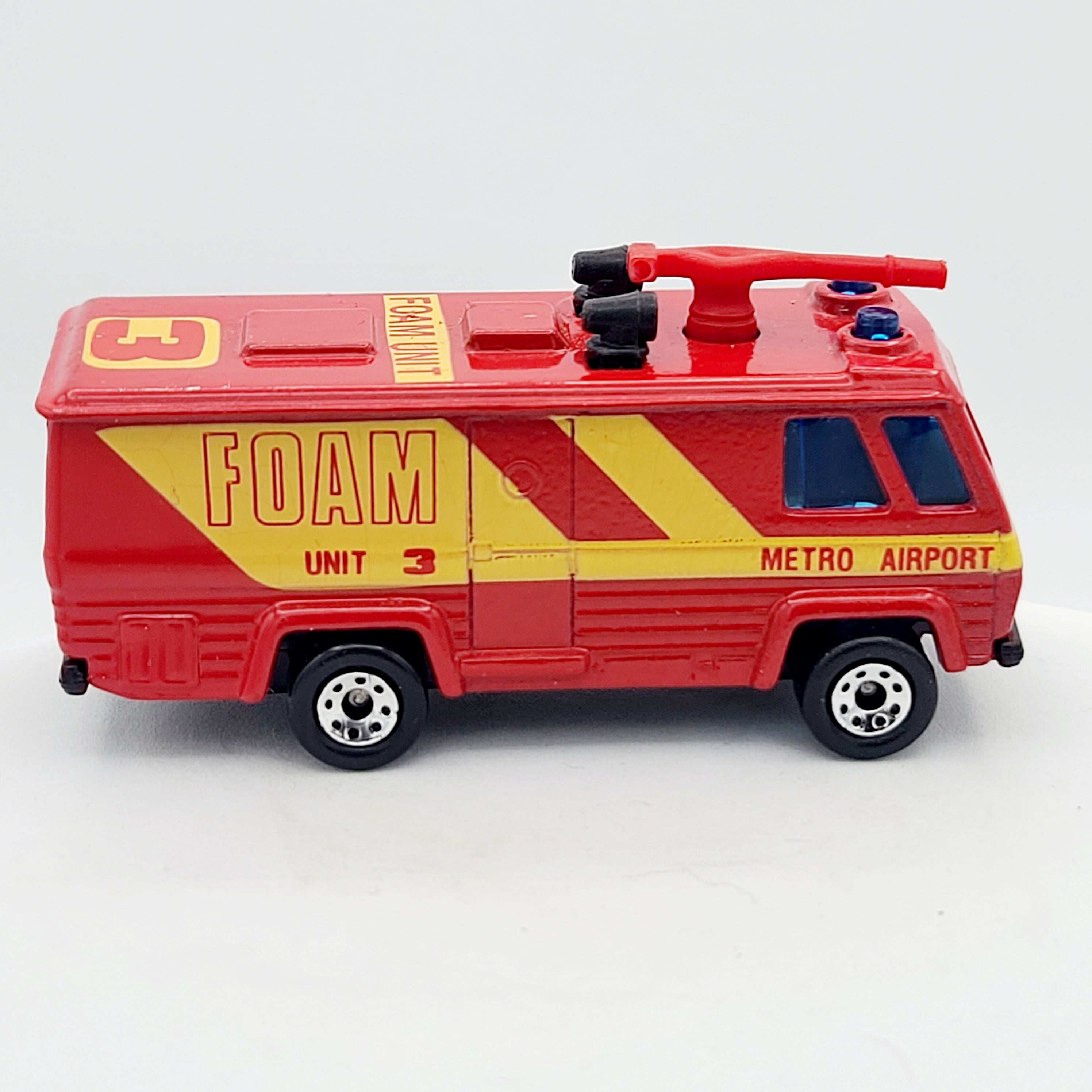 Matchbox Command Vehicle *Black Siren variation* (1990 MBX International Multipack ROW)