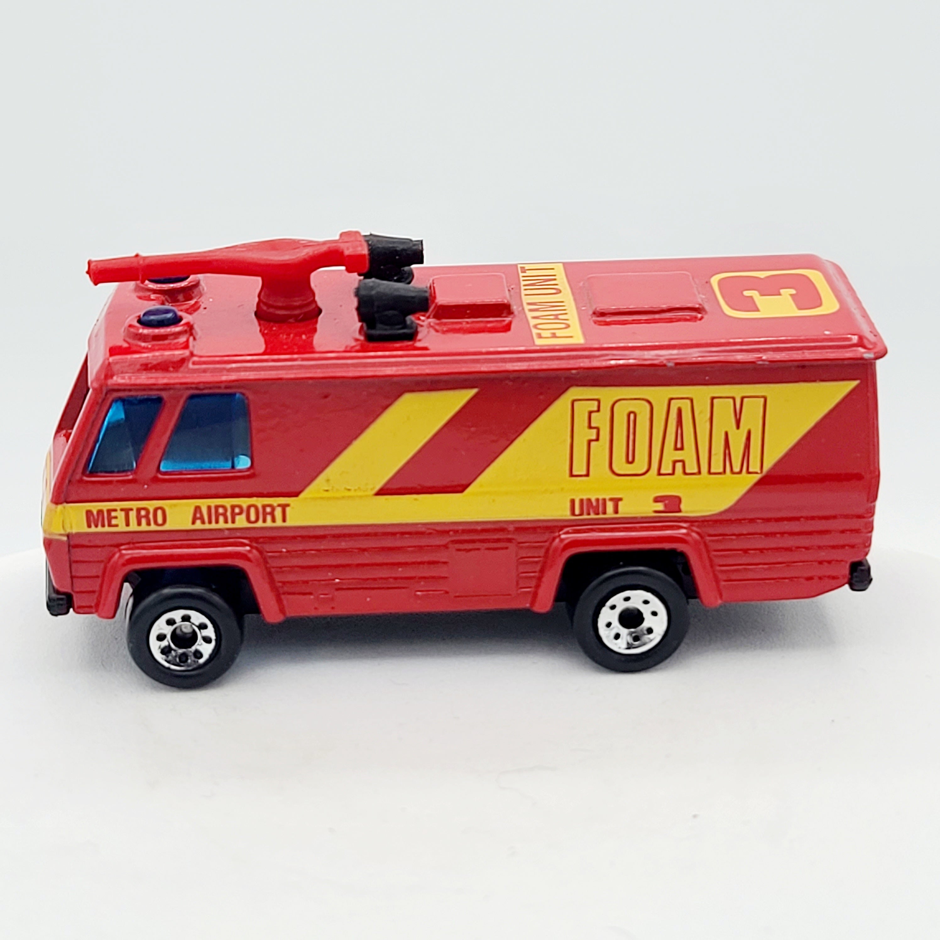 Matchbox Command Vehicle *Black Siren variation* (1990 MBX International Multipack ROW)