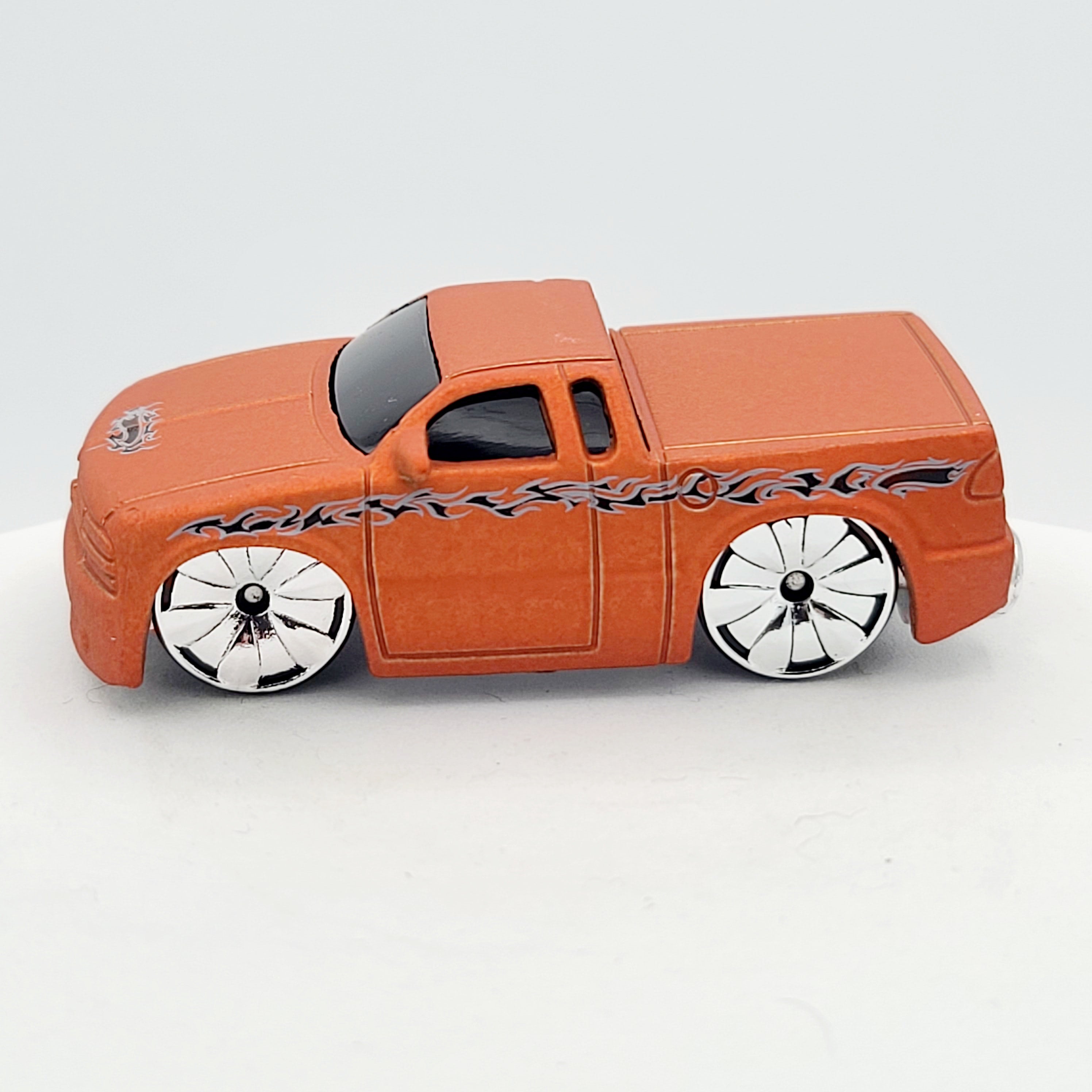 Hot Wheels Tooned Chevy S10 (2006 HW Basic - Twenty+)