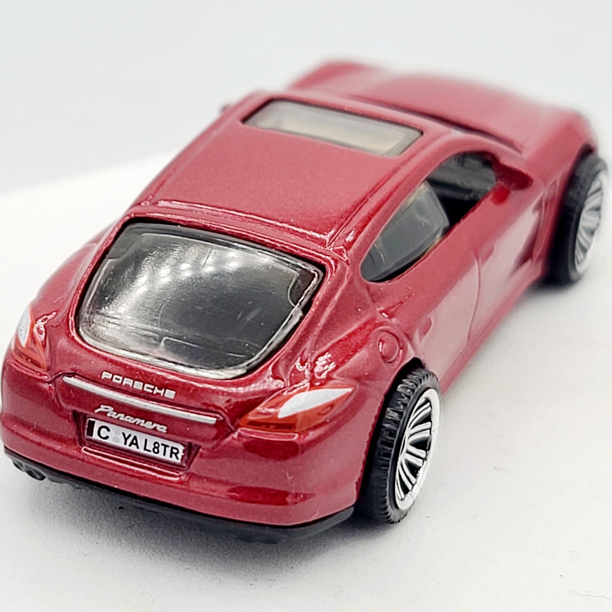 Matchbox '10 Porsche Panamera (2022 Advent Calendar - Multipack Exclusive)