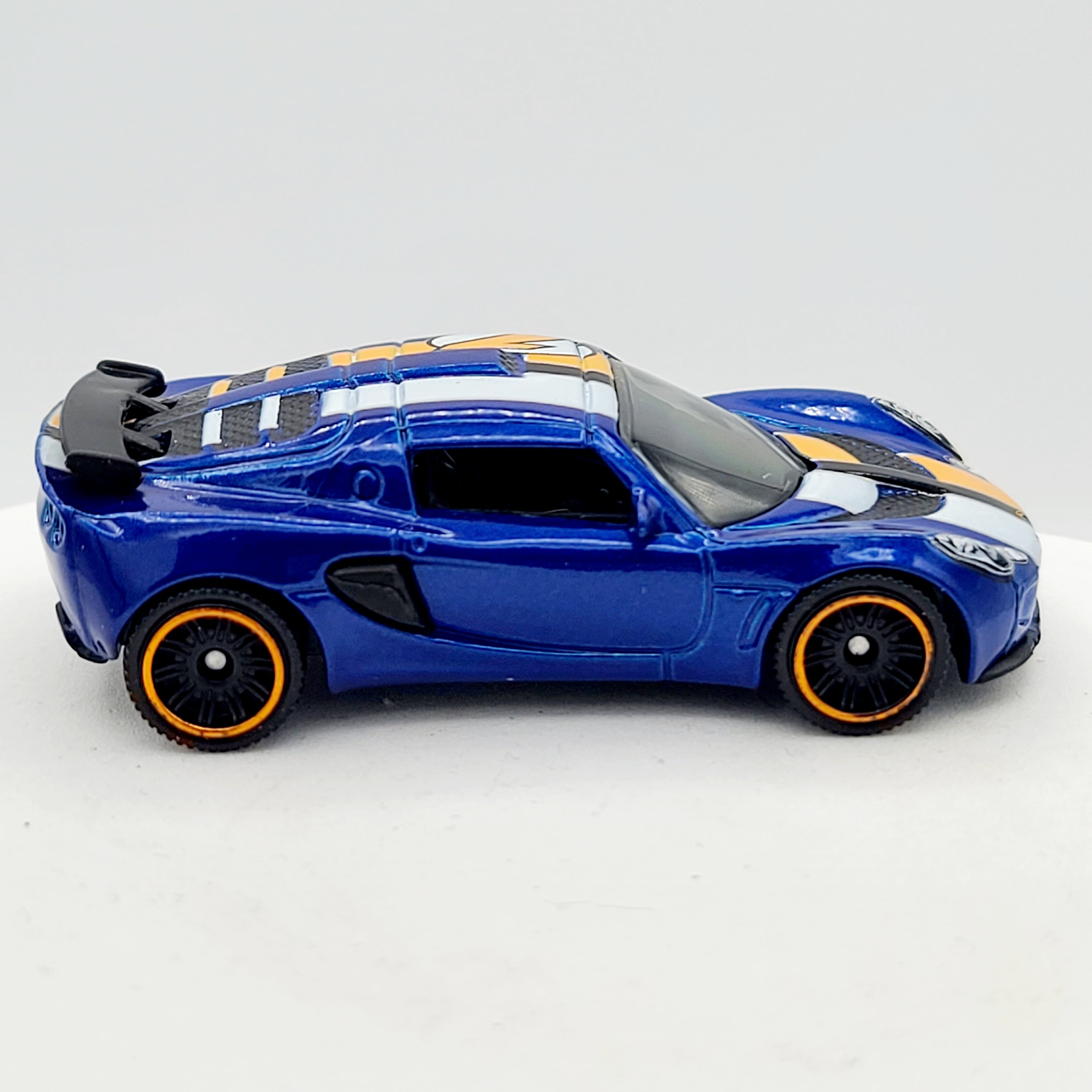 Matchbox '06 Lotus Exige (2011 MBX Basic - Sports Cars)i Pl y