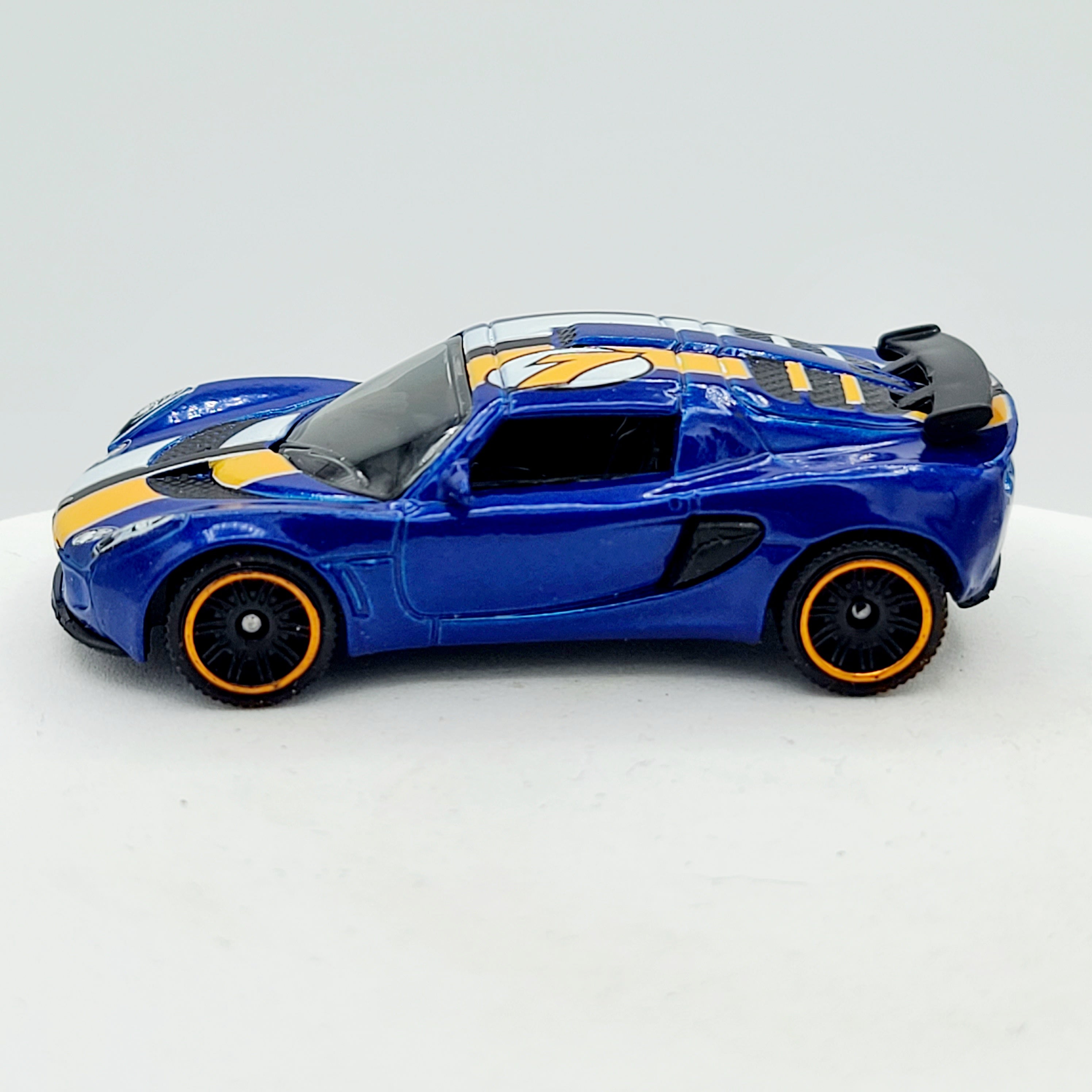 Matchbox '06 Lotus Exige (2011 MBX Basic - Sports Cars)i Pl y