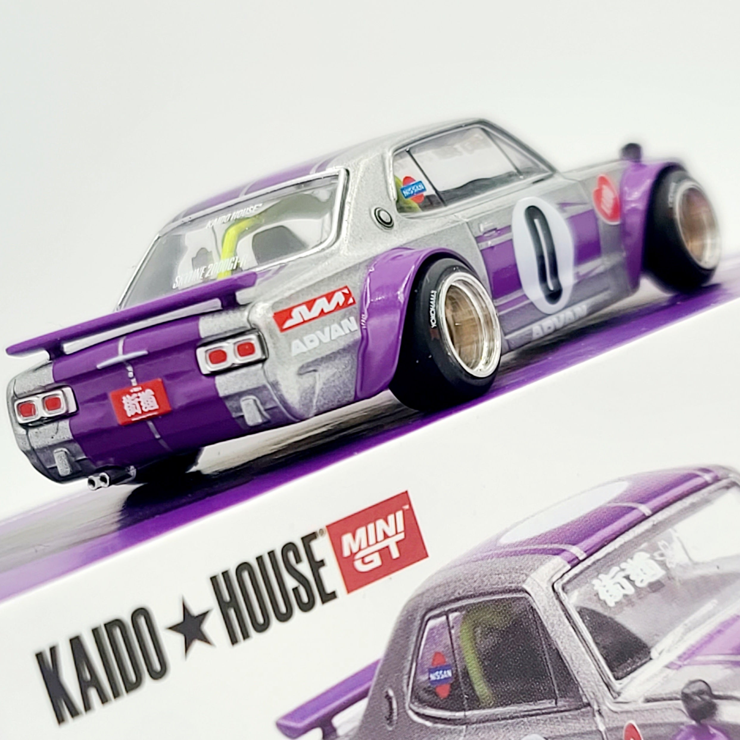 Kaido House x Mini GT Nissan Skyline 2000GT-R Kaido Works V1 - 1:64, Silver (2025 Limited Edition)