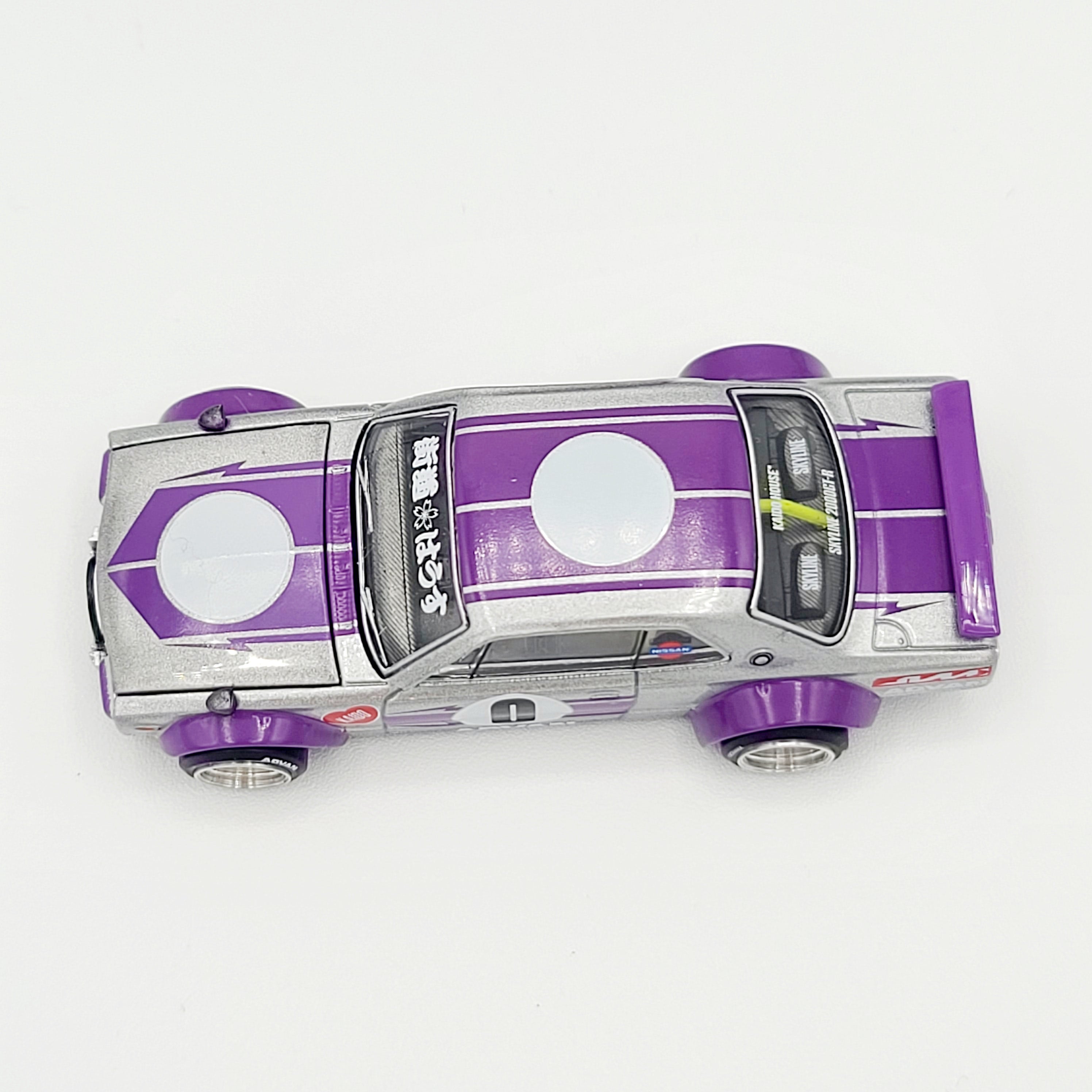 Kaido House x Mini GT Nissan Skyline 2000GT-R Kaido Works V1 - 1:64, Silver (2025 Limited Edition)