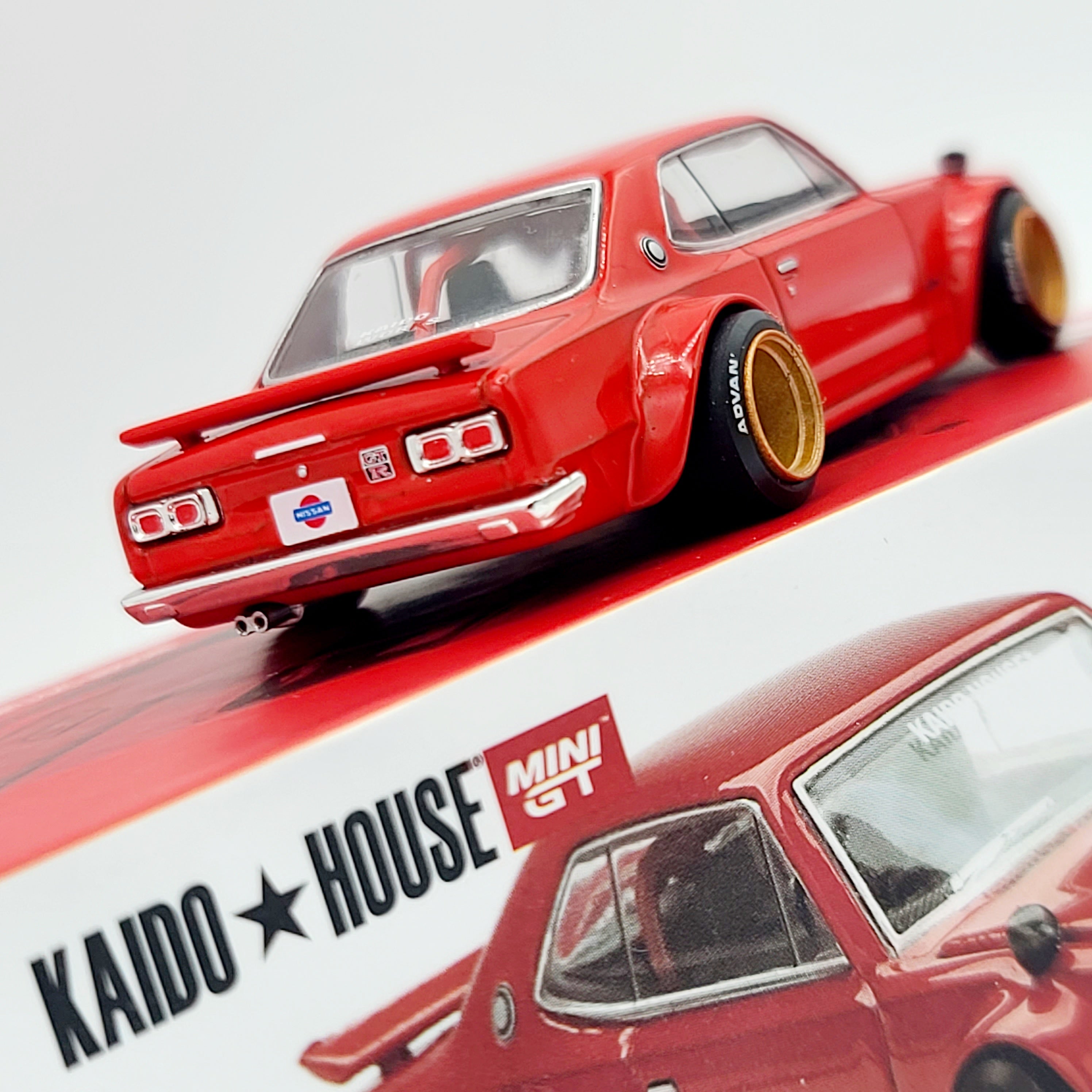 Kaido House x Mini GT Nissan Skyline 2000GT-R Kaido Street V1 - 1:64, Red (2025 Limited Edition)