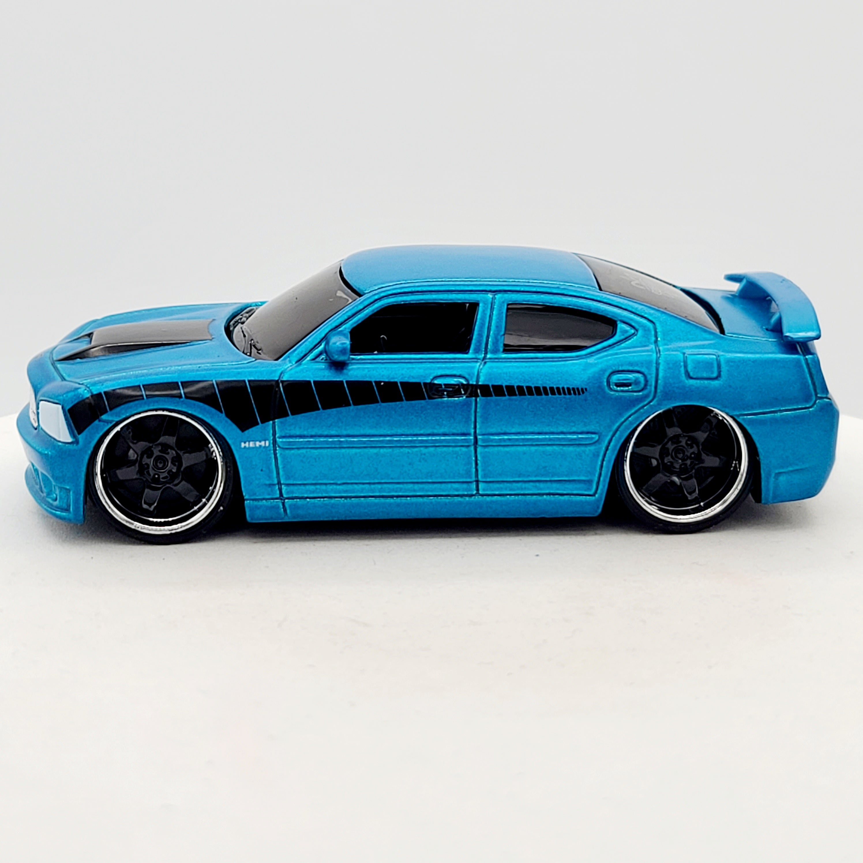 Hot Wheels '06 Dodge Charger SRT8 - 1:50 (2006 G Machines - Pure Vision Series 1)