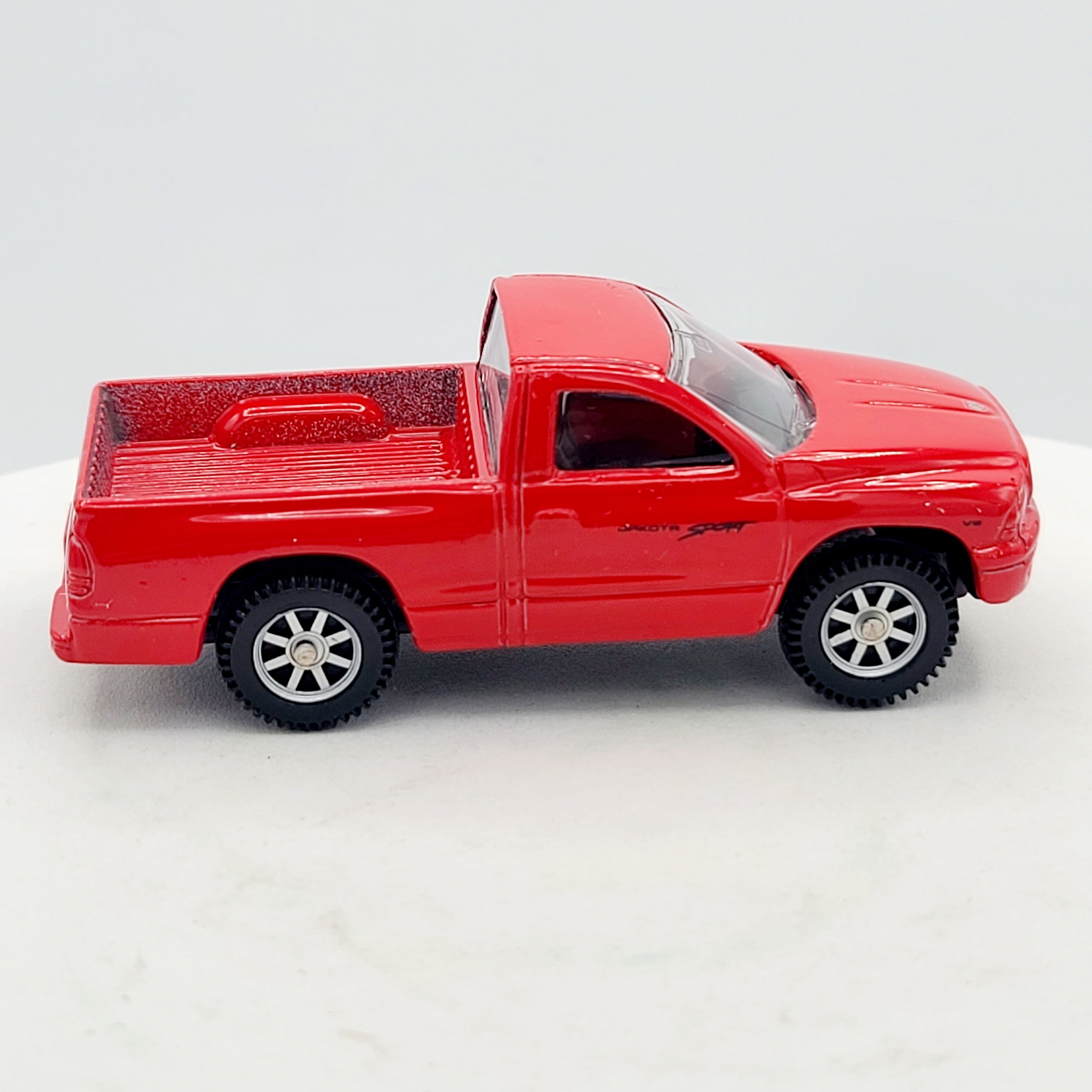 Maisto Dodge Dakota Sport Pickup Truck - Approx. 1:64, Red (Speed Wheels / Road & Track)