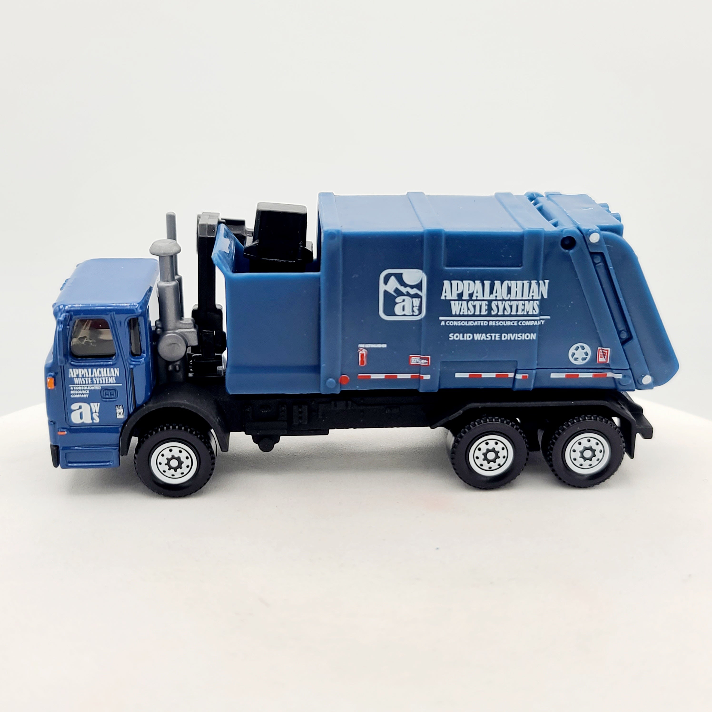 Matchbox Autocar ACX Garbage Truck 