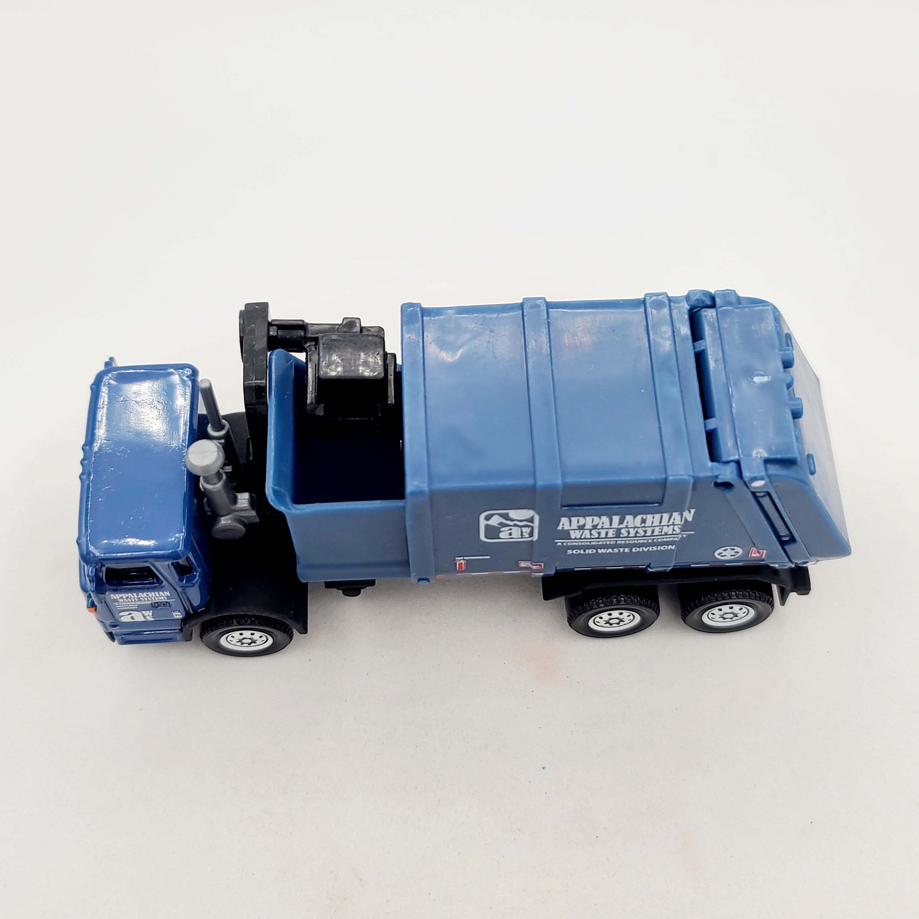 Matchbox Autocar ACX Garbage Truck 
