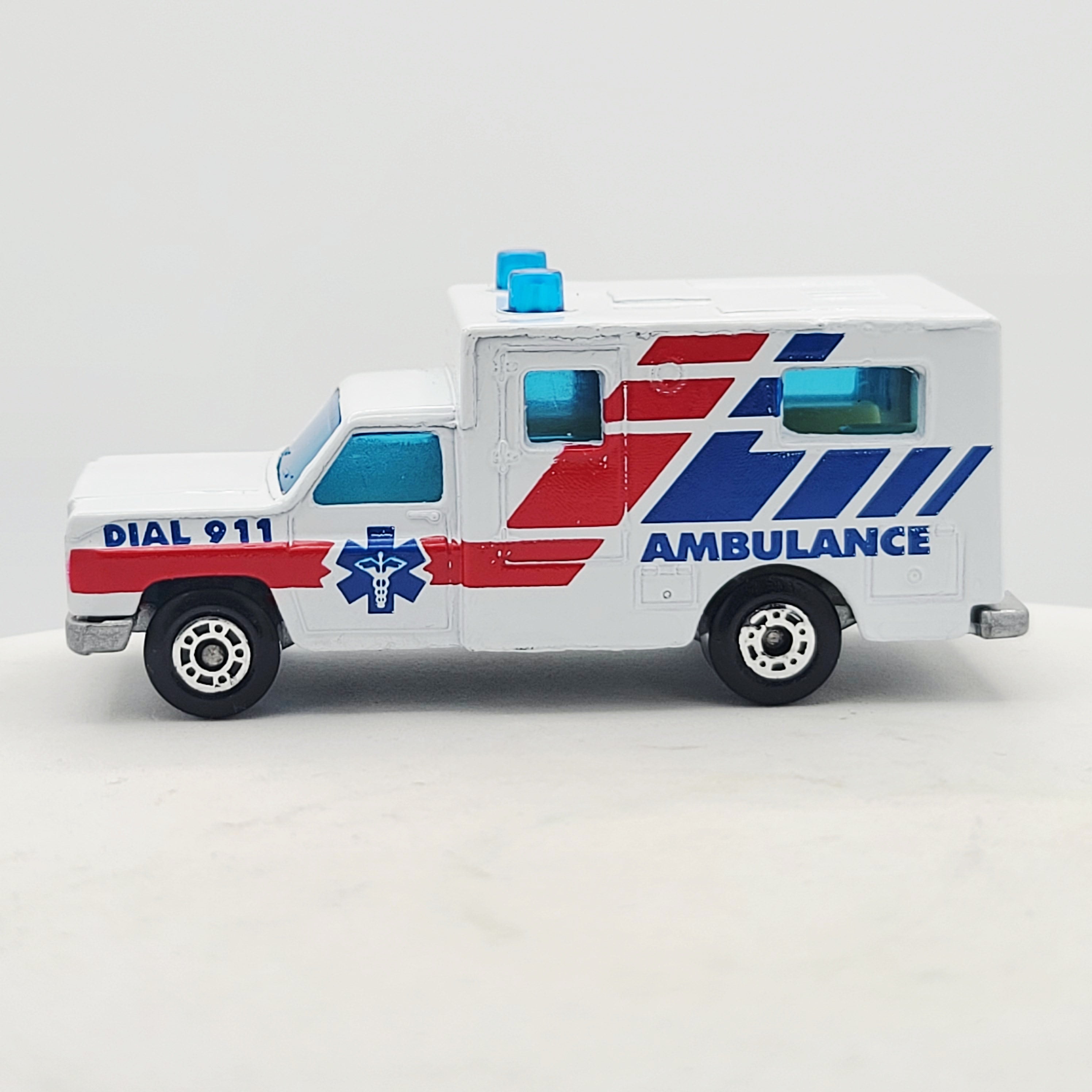 Matchbox '77 Chevy Ambulance w/ Original Box (1996 MBX Basics 1-75)
