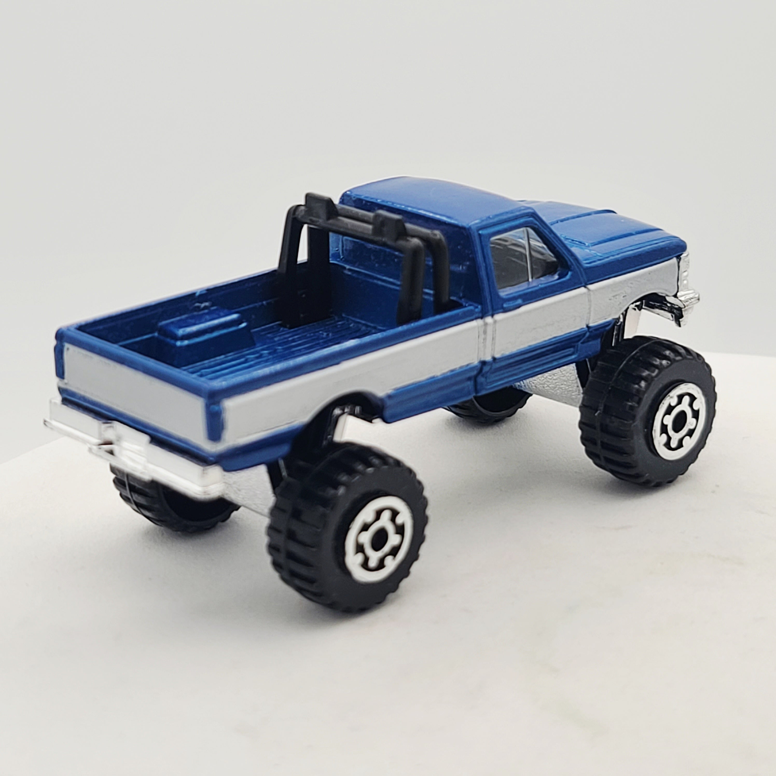 Matchbox Ford F-150 4x4 Lifted Pickup (1996 MBX Basic 1-75)