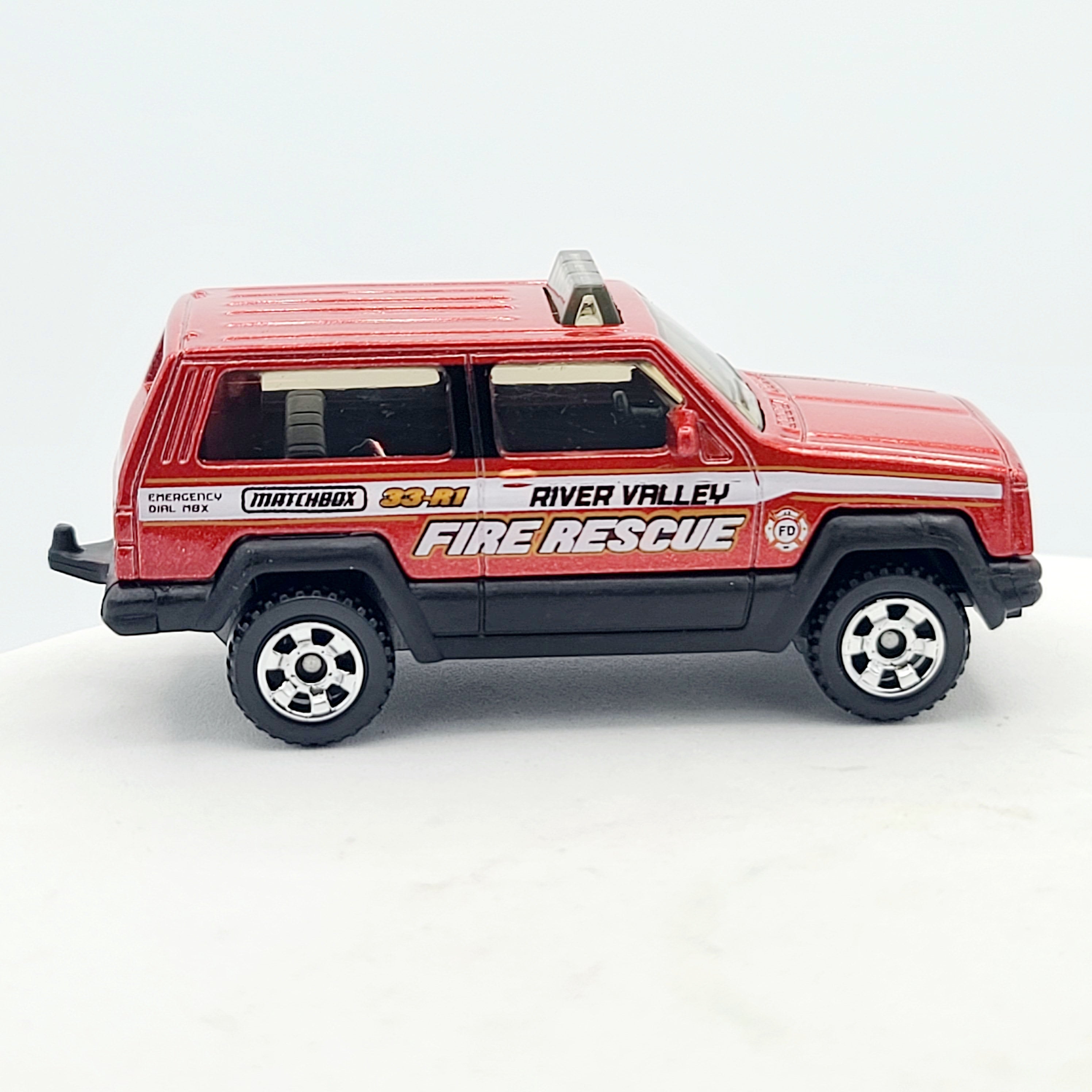 Matchbox Jeep Cherokee "River Valley Fire" (2019 MBX Basic - Rescue)