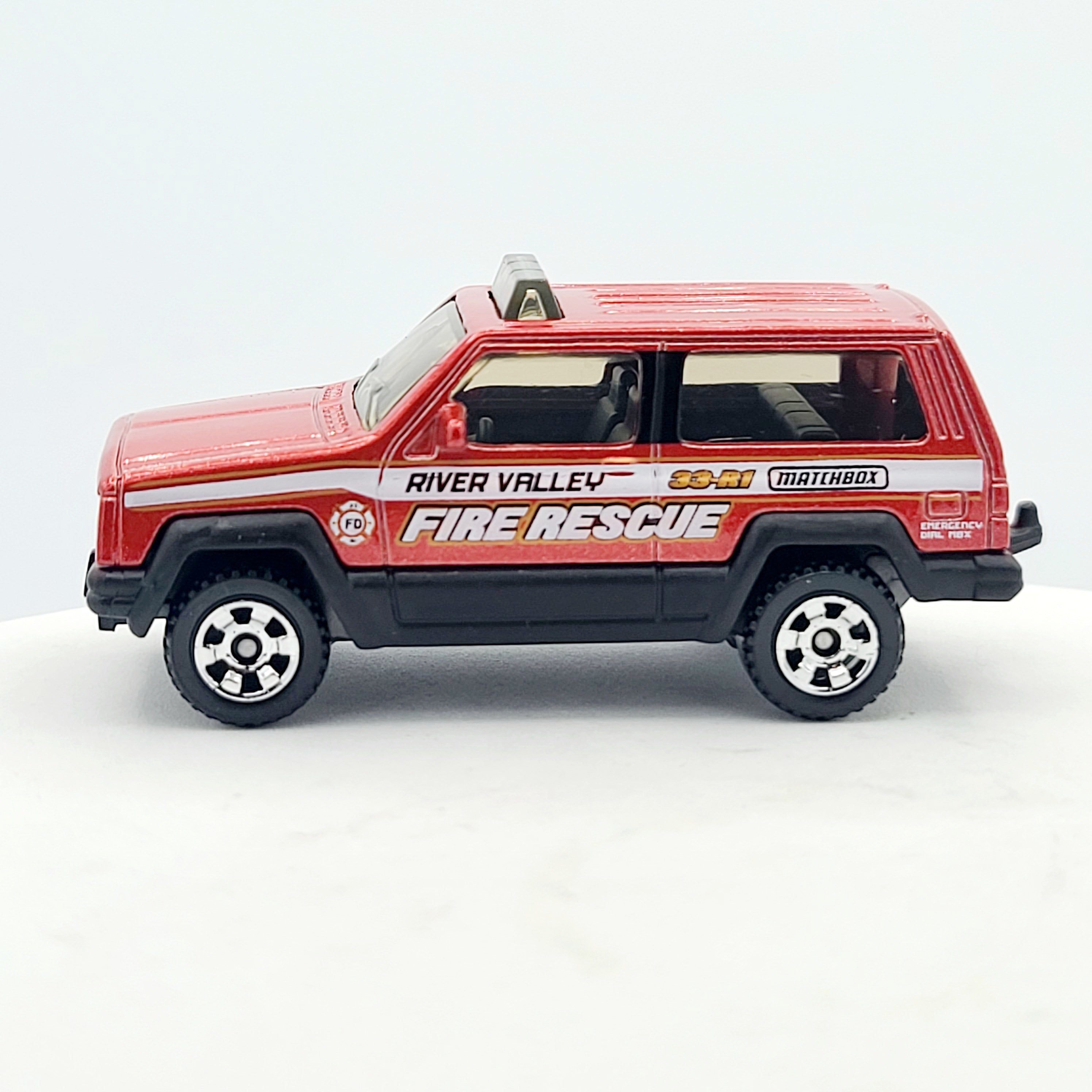 Matchbox Jeep Cherokee "River Valley Fire" (2019 MBX Basic - Rescue)