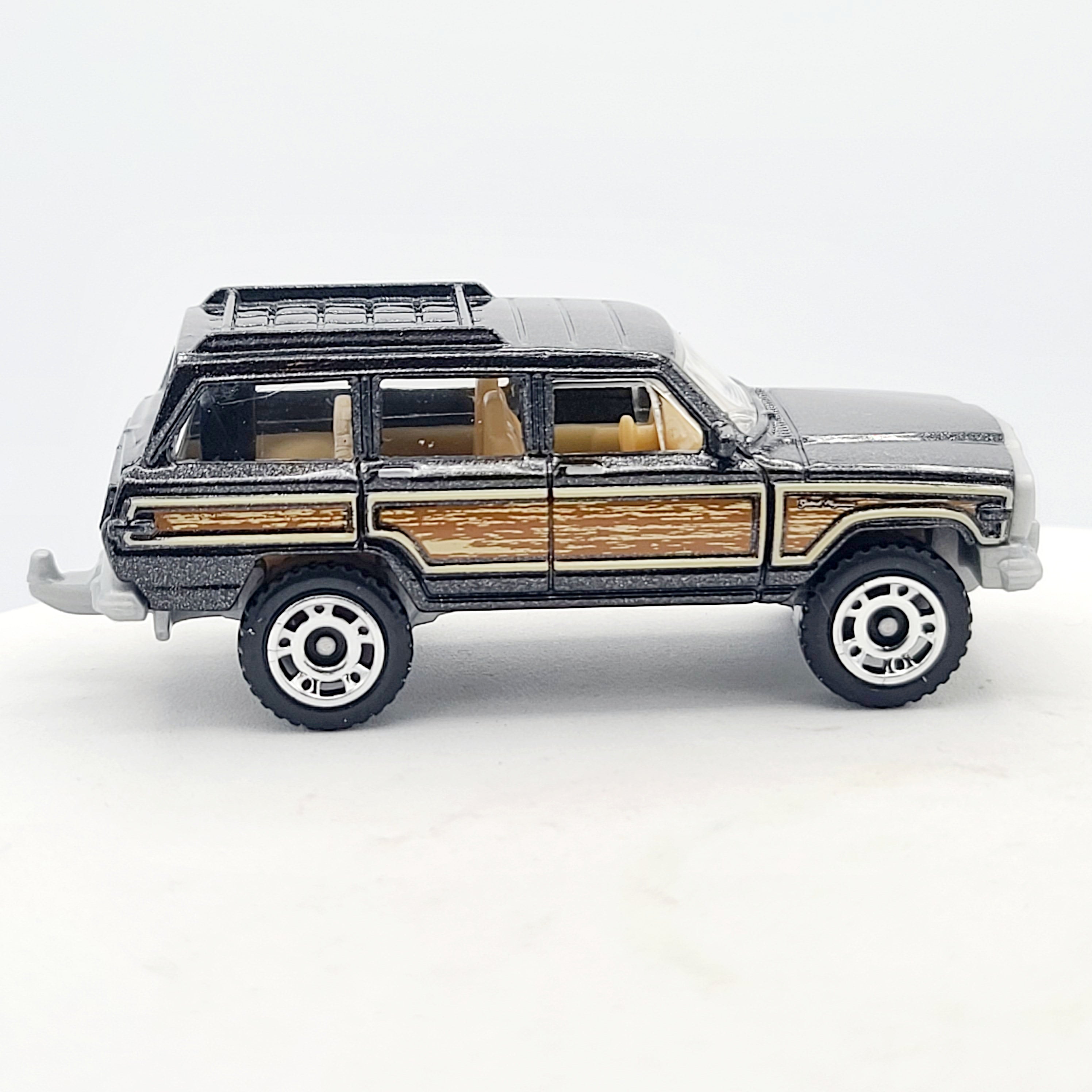 Matchbox '89 Jeep Wagoneer (2019 MBX Basic - Road Trip)