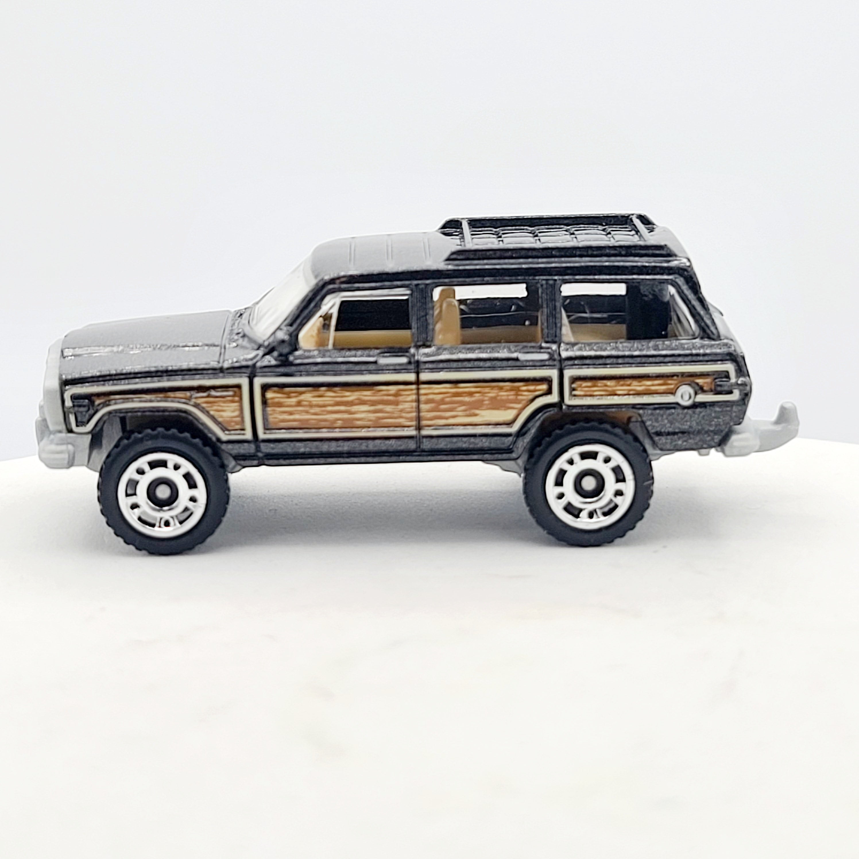 Matchbox '89 Jeep Wagoneer (2019 MBX Basic - Road Trip)