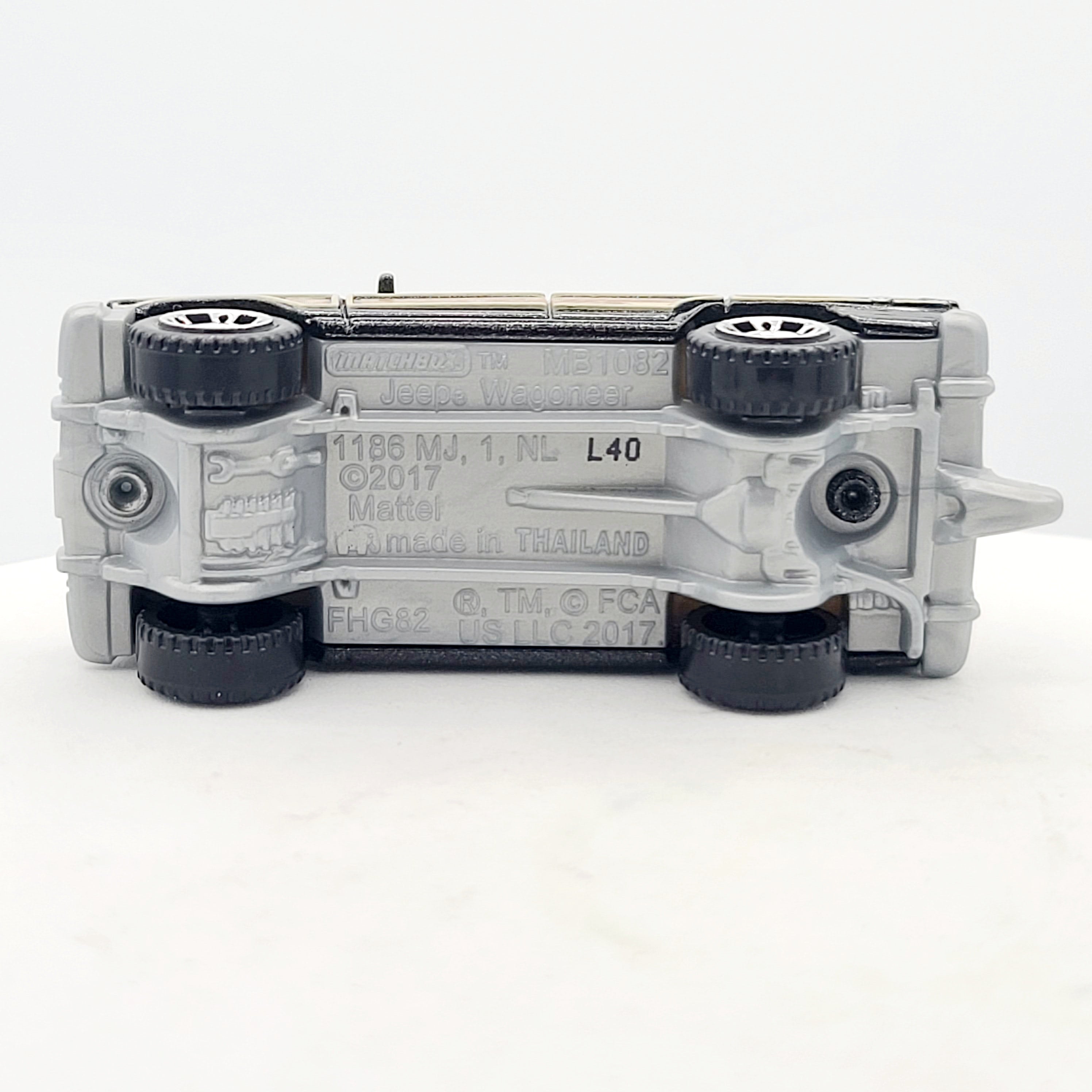 Matchbox '89 Jeep Wagoneer (2019 MBX Basic - Road Trip)