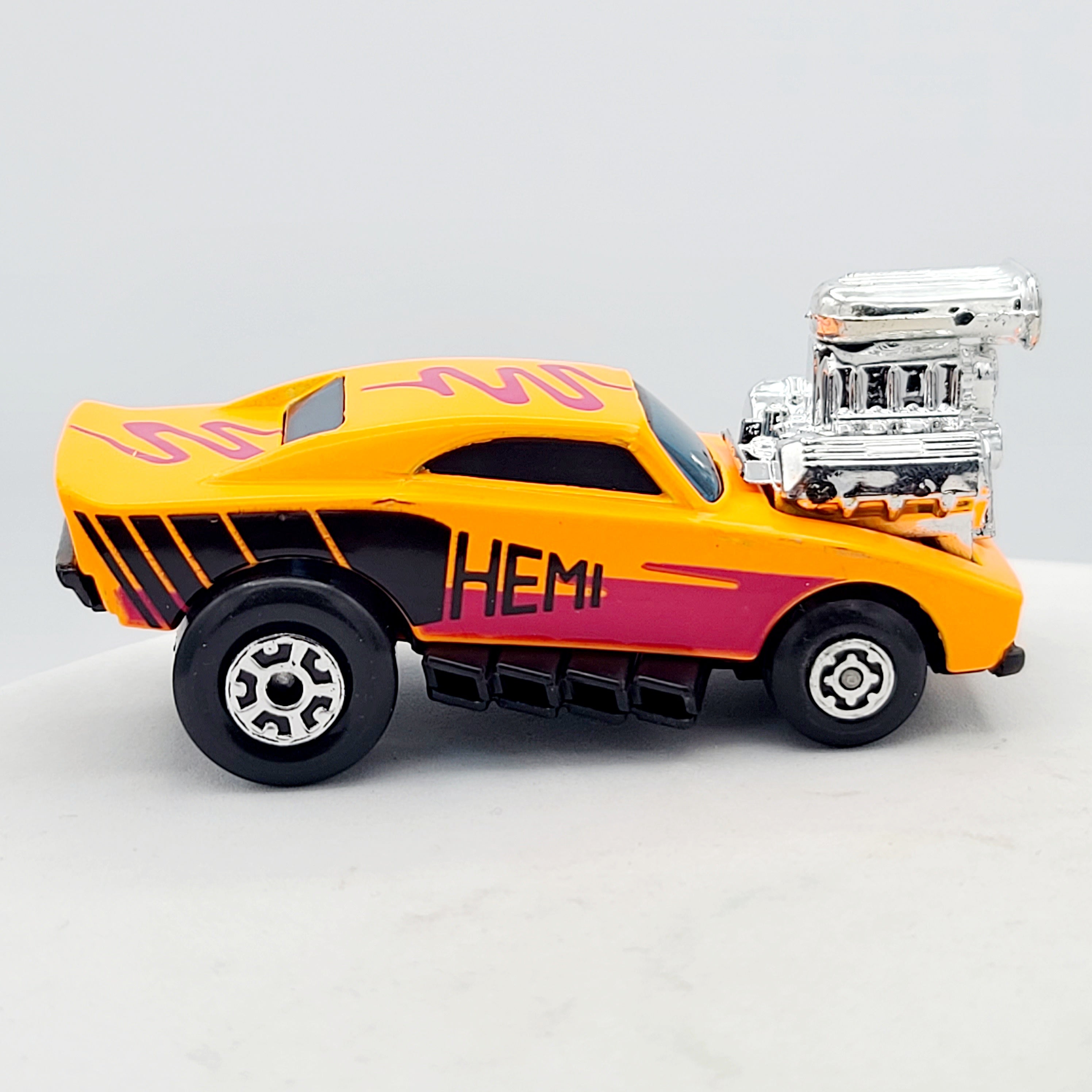 Matchbox Cosmic Blues / Dodge Charger (1993-1995 MBX Basic 1-75)