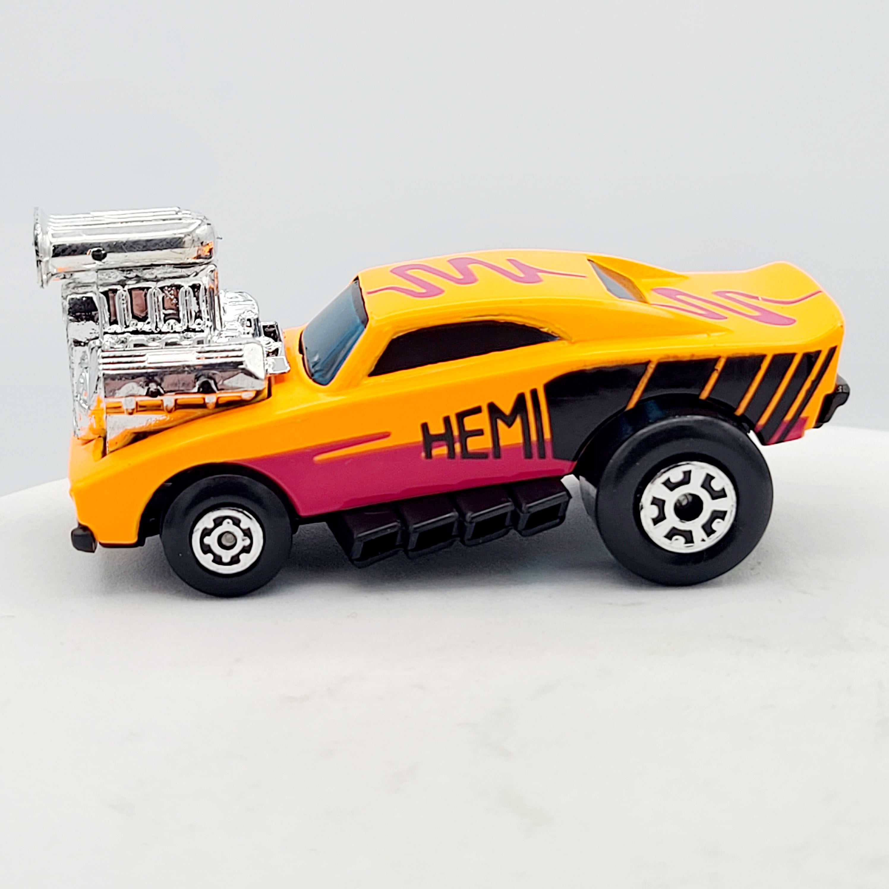 Matchbox Cosmic Blues / Dodge Charger (1993-1995 MBX Basic 1-75)