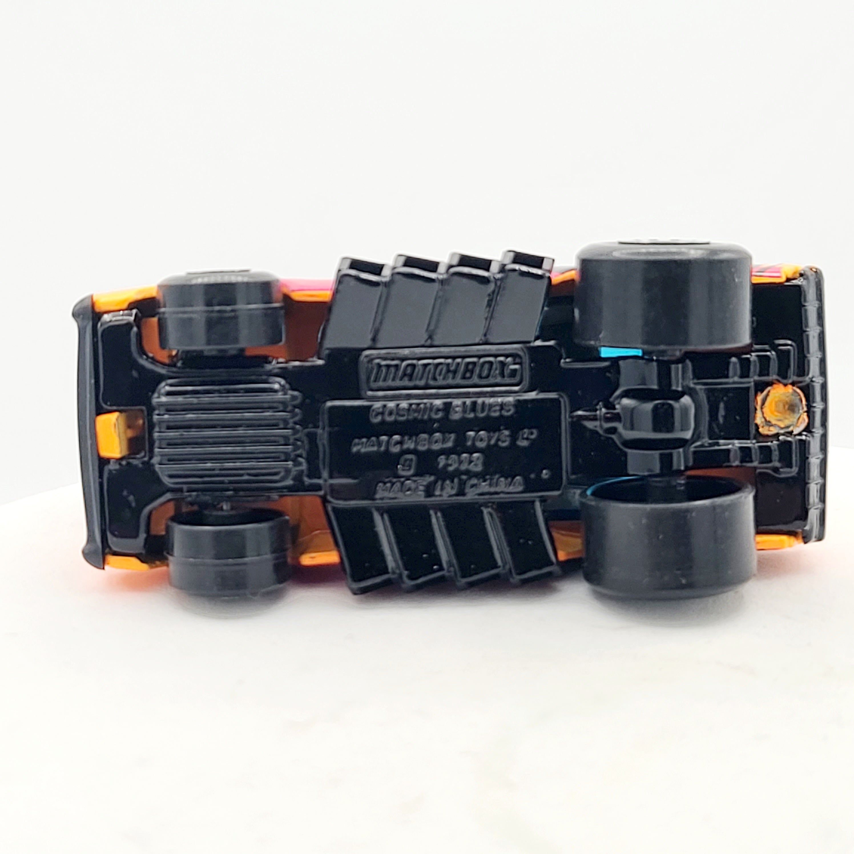 Matchbox Cosmic Blues / Dodge Charger (1993-1995 MBX Basic 1-75)