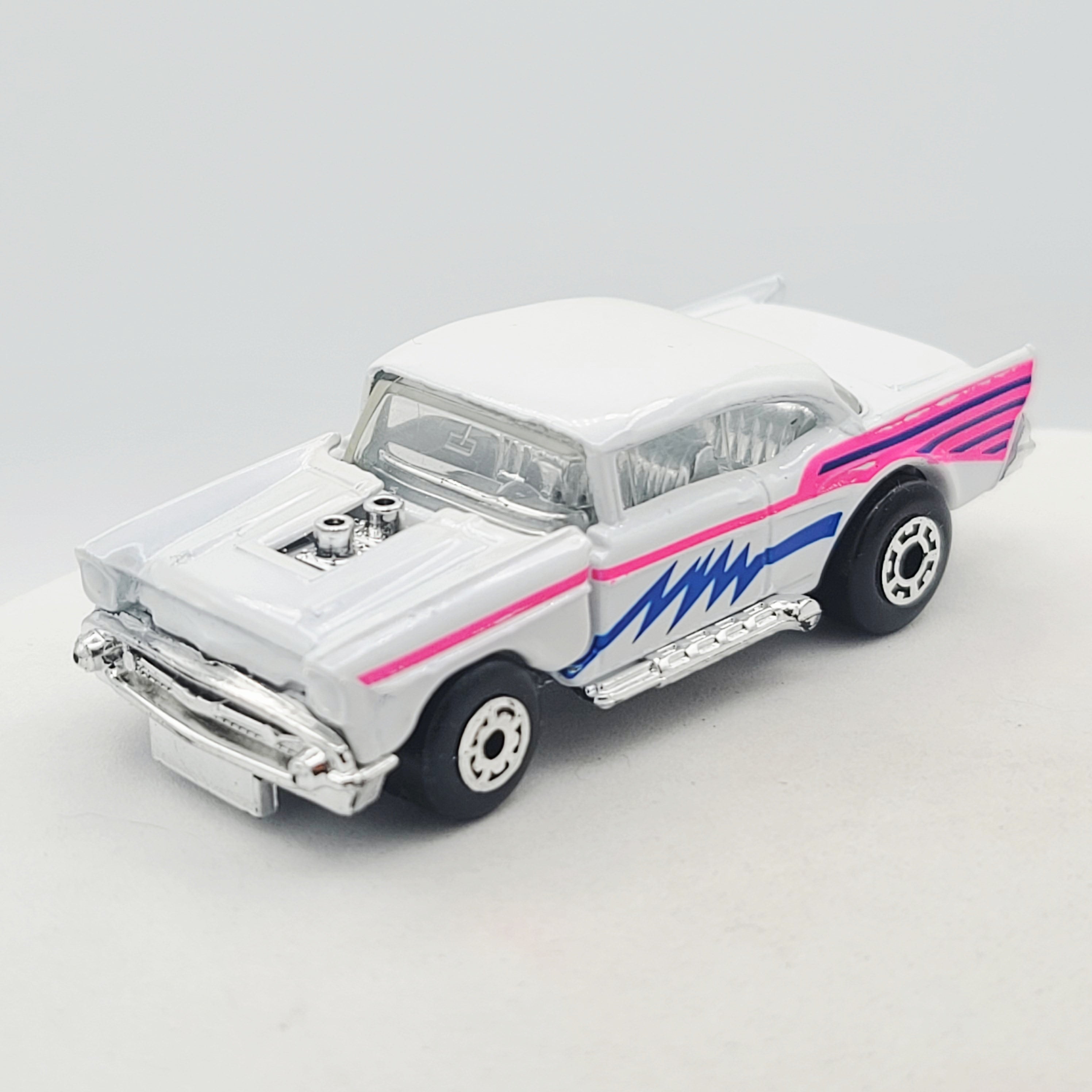 Matchbox '57 Chevy Bel Air w/ Original Box (1996 MBX Basics 1-75)