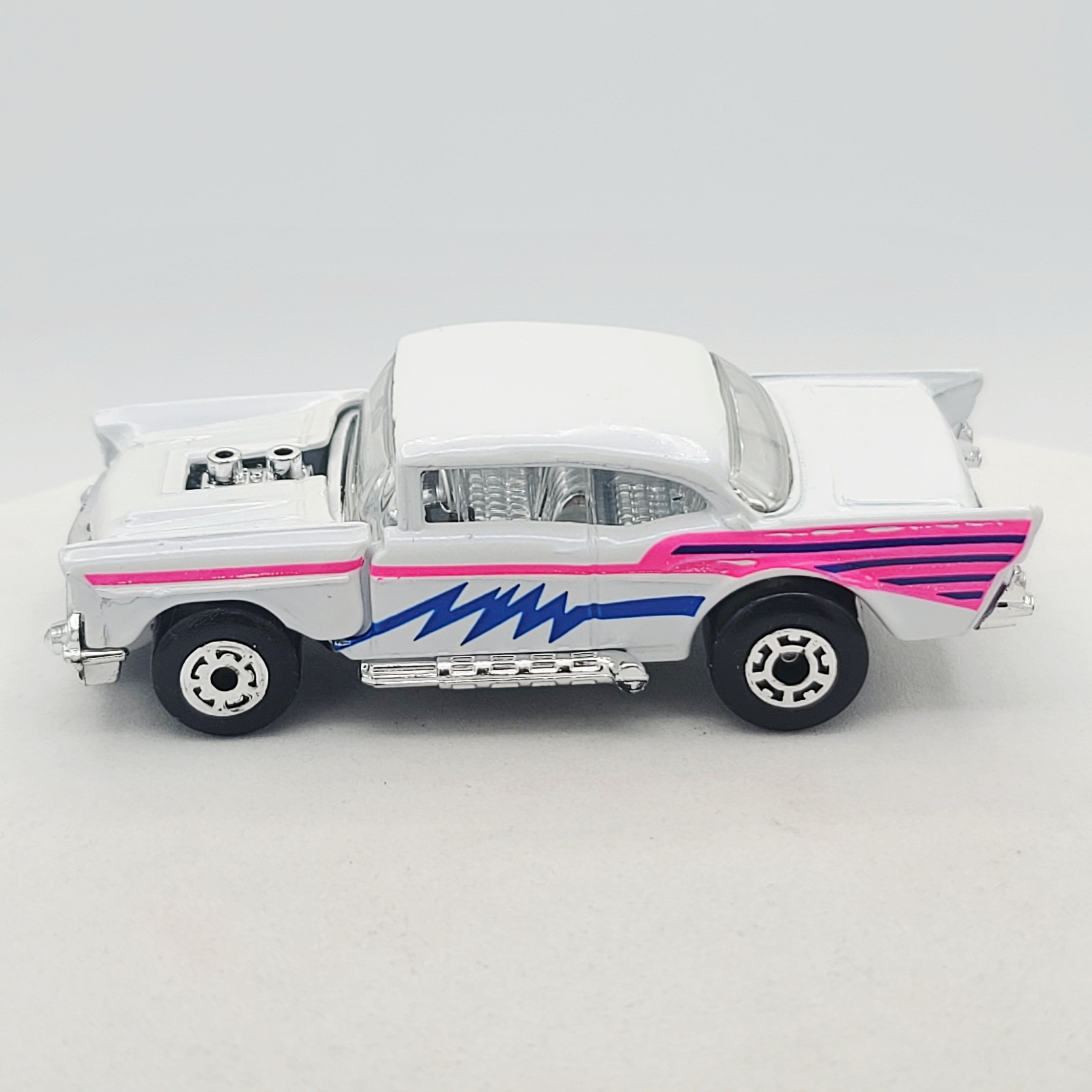 Matchbox '57 Chevy Bel Air w/ Original Box (1996 MBX Basics 1-75)