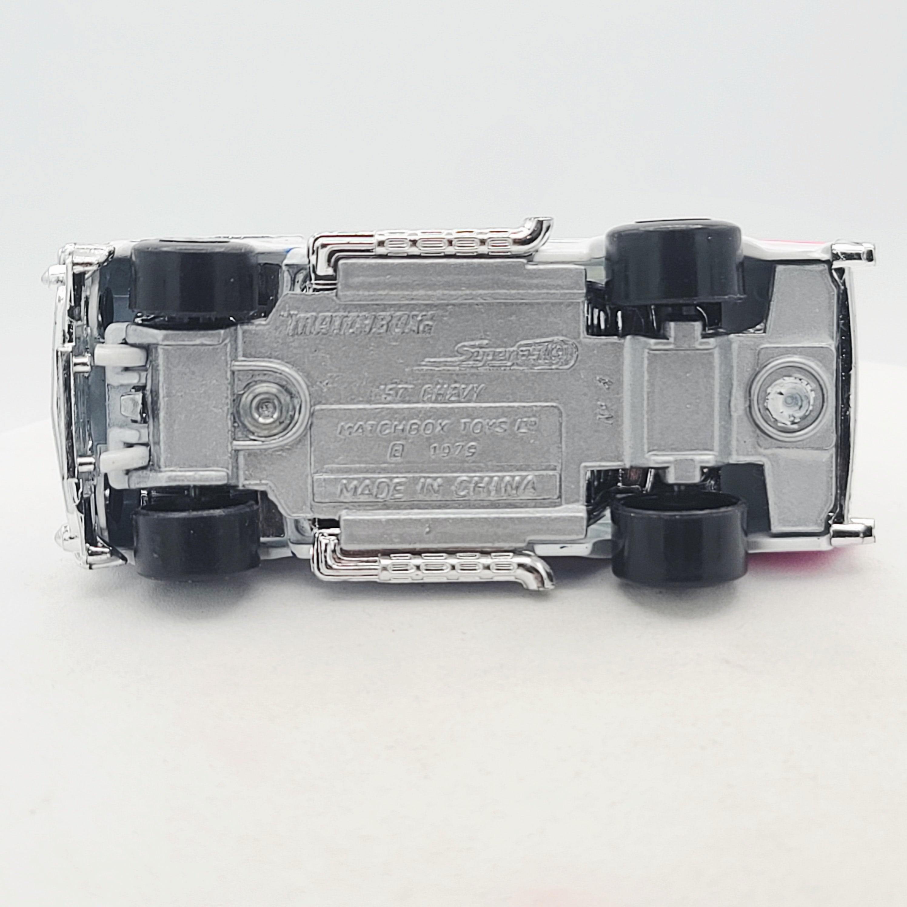 Matchbox '57 Chevy Bel Air w/ Original Box (1996 MBX Basics 1-75)