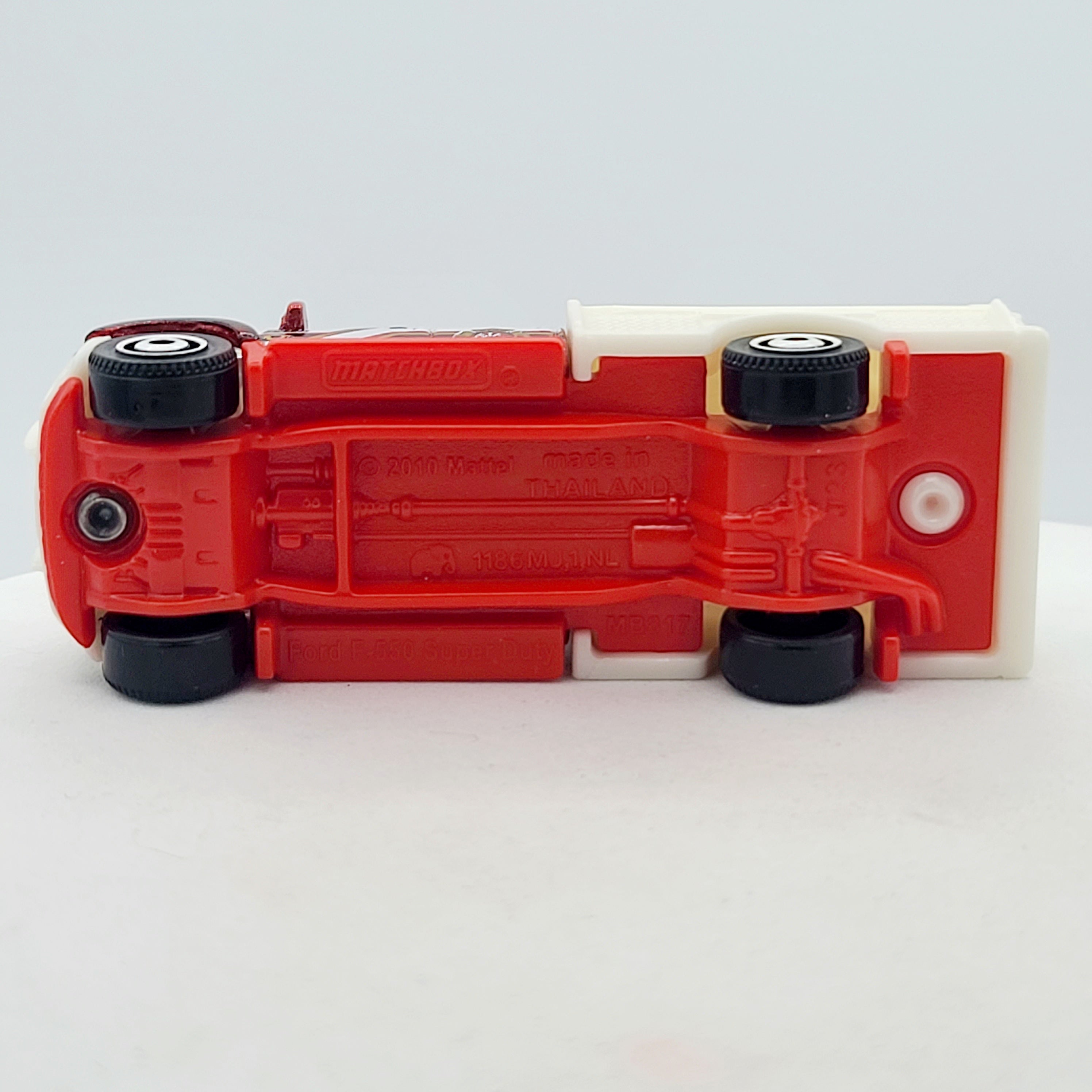 Matchbox Ford F-550 Super Duty Fire Truck (2016 MBX Basic - Heroic Rescue)