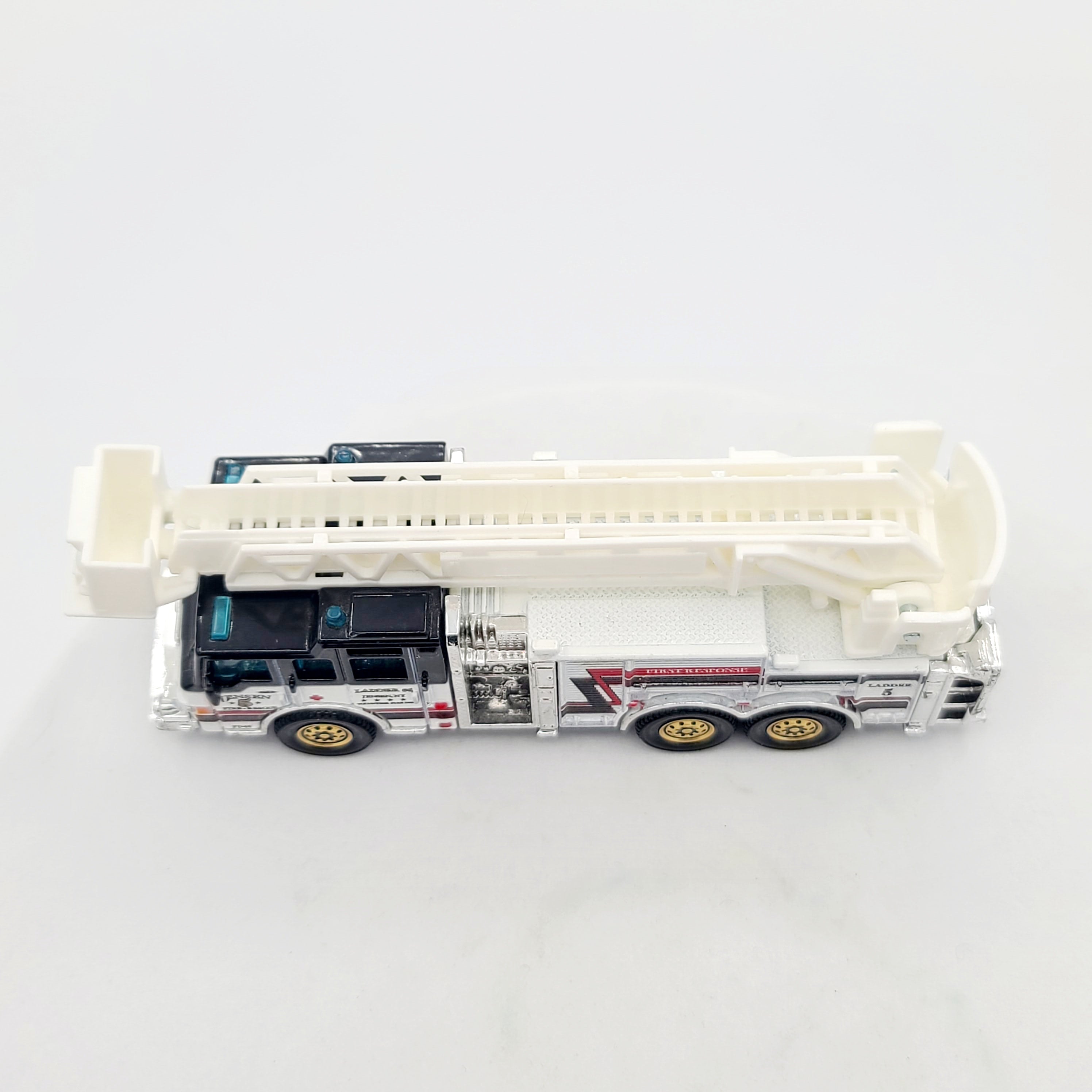 Matchbox Pierce Velocity Aerial Platform Fire Truck (2019 Working Rigs)