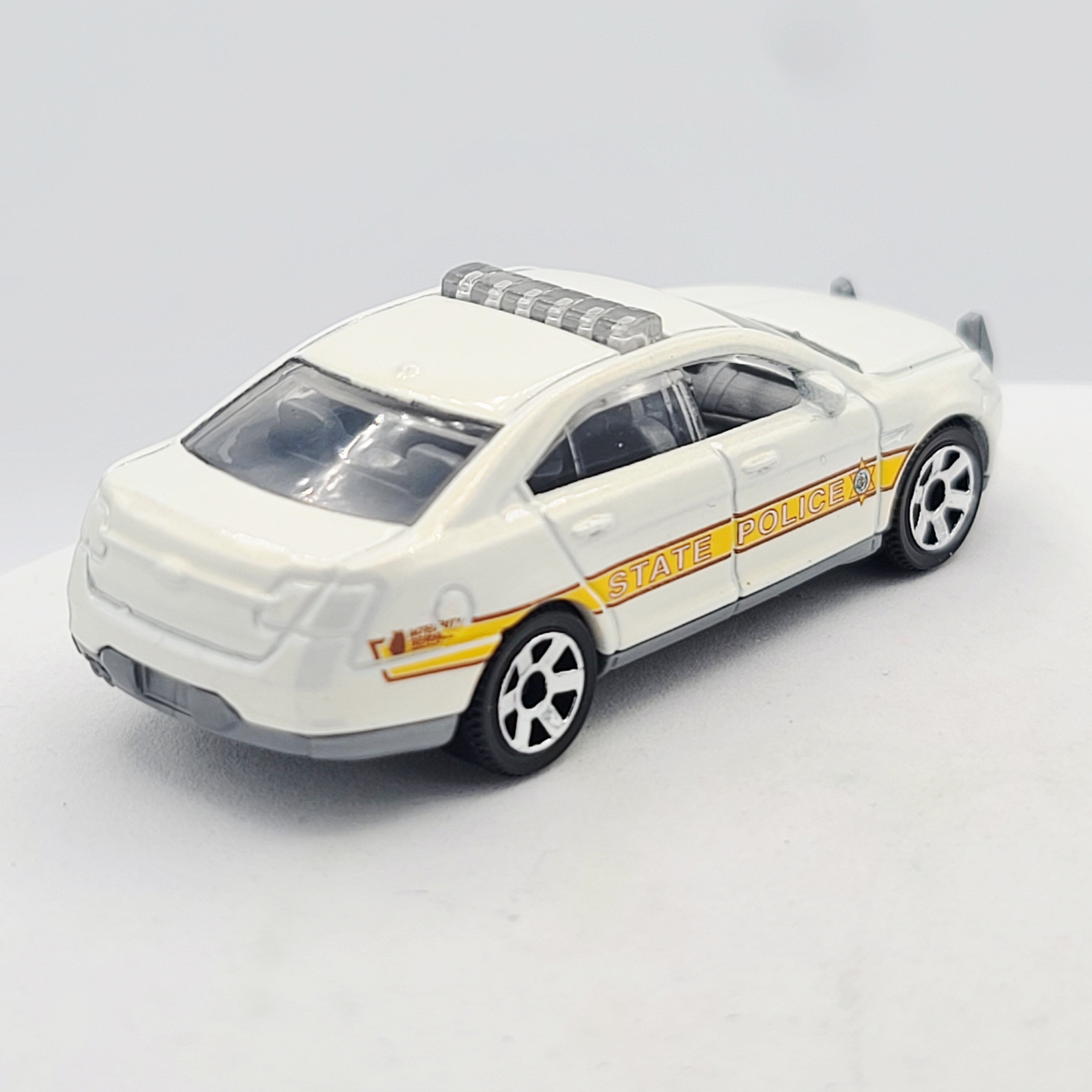Matchbox Ford Police Interceptor Sedan "Illinois State Police" (2017 MBX Open Road-Sters 5 Pack - Multipack Exclusive)