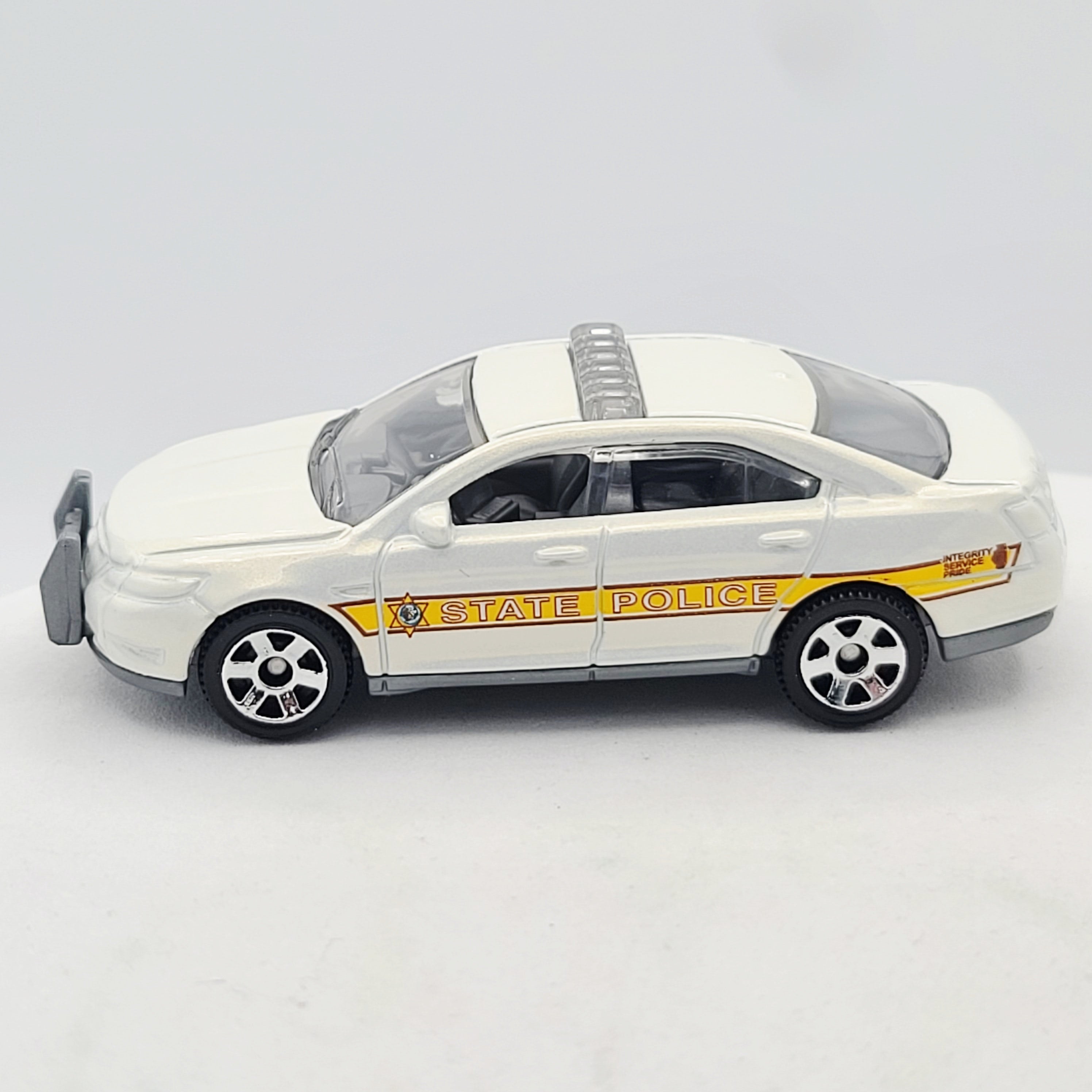 Matchbox Ford Police Interceptor Sedan "Illinois State Police" (2017 MBX Open Road-Sters 5 Pack - Multipack Exclusive)