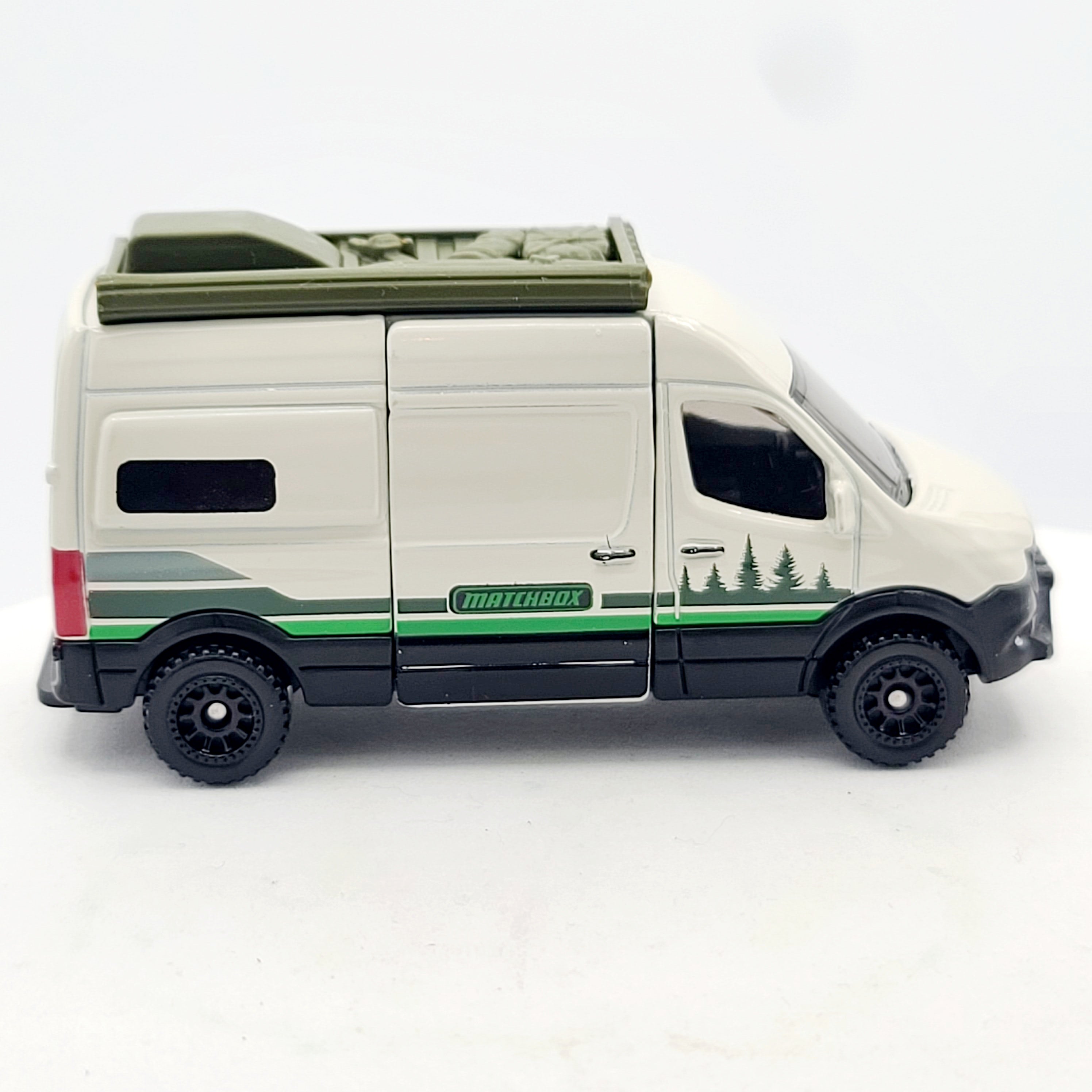 Matchbox Mercedes-Benz Sprinter Van (2023 Moving Parts)L