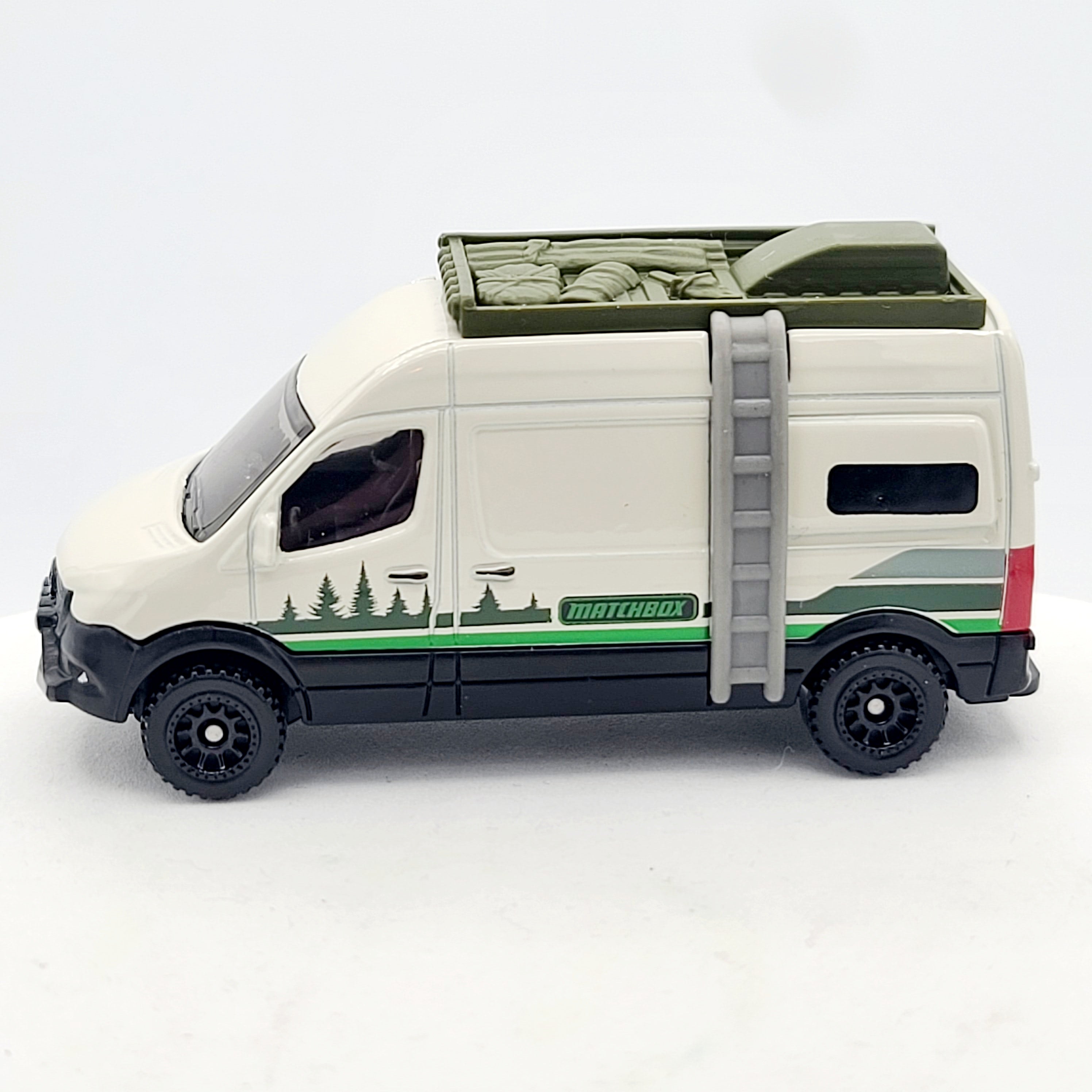 Matchbox Mercedes-Benz Sprinter Van (2023 Moving Parts)L