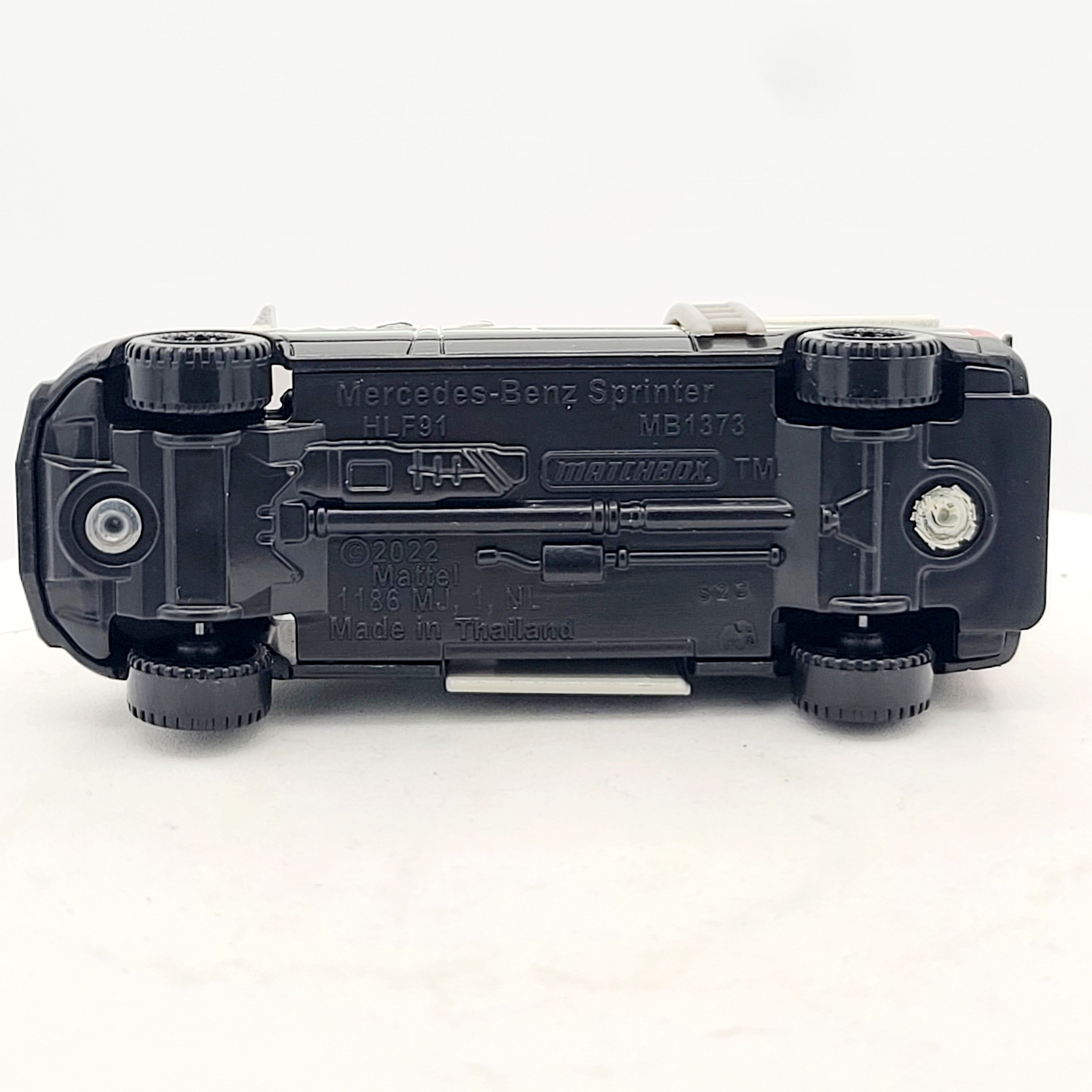 Matchbox Mercedes-Benz Sprinter Van (2023 Moving Parts)L