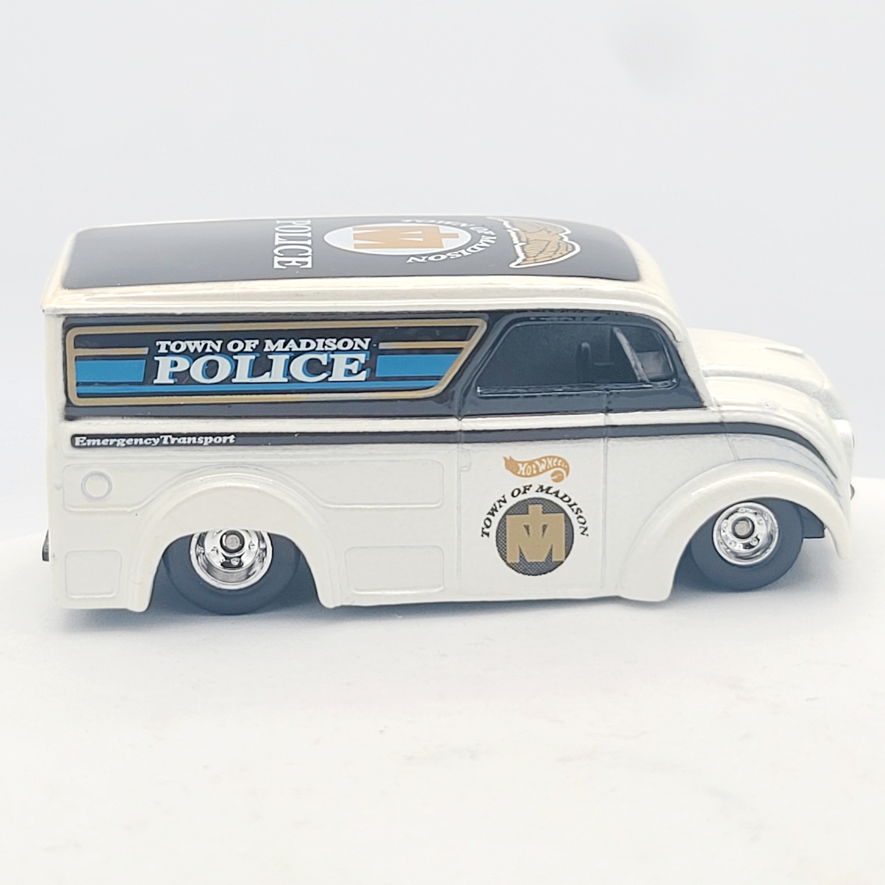 Hot Wheels Dairy Delivery Divco Milk Truck - Madison, Wisconsin (1999 HW Cop Rods)